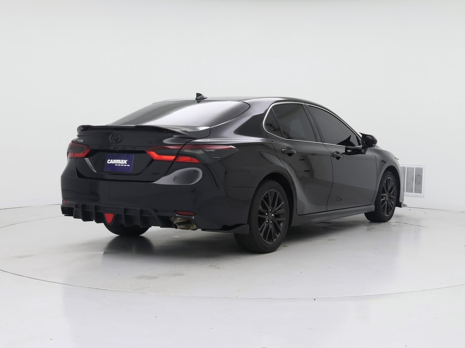 2024 Toyota Camry SE - Photo 9