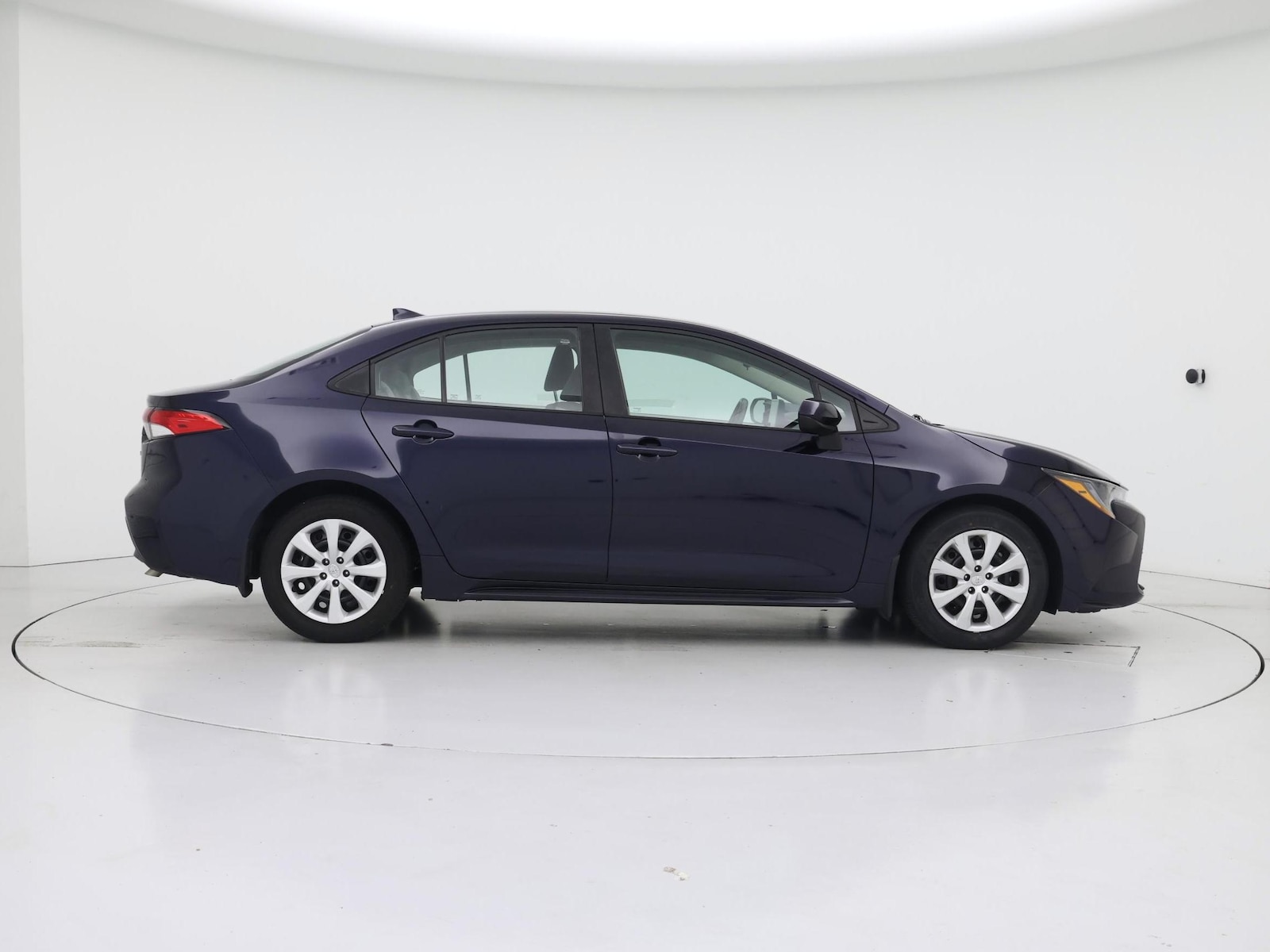 2025 Toyota Corolla LE - Photo 8