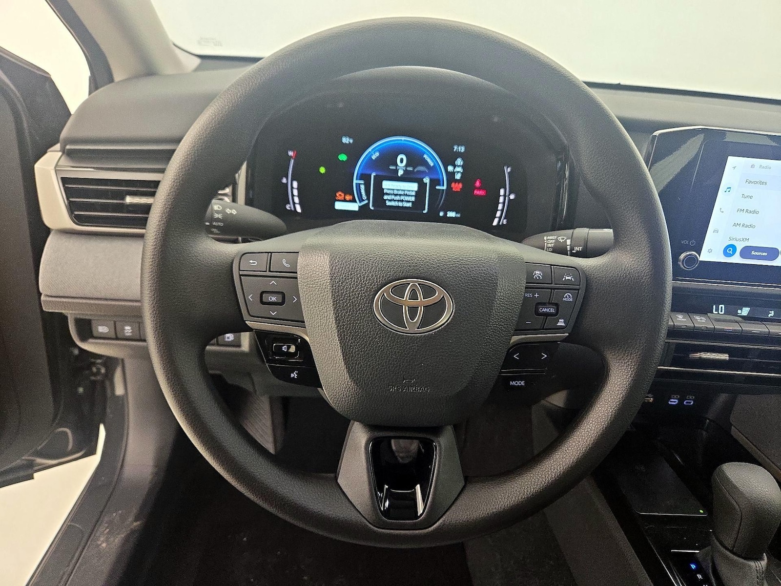 2025 Toyota Camry LE - Photo 11