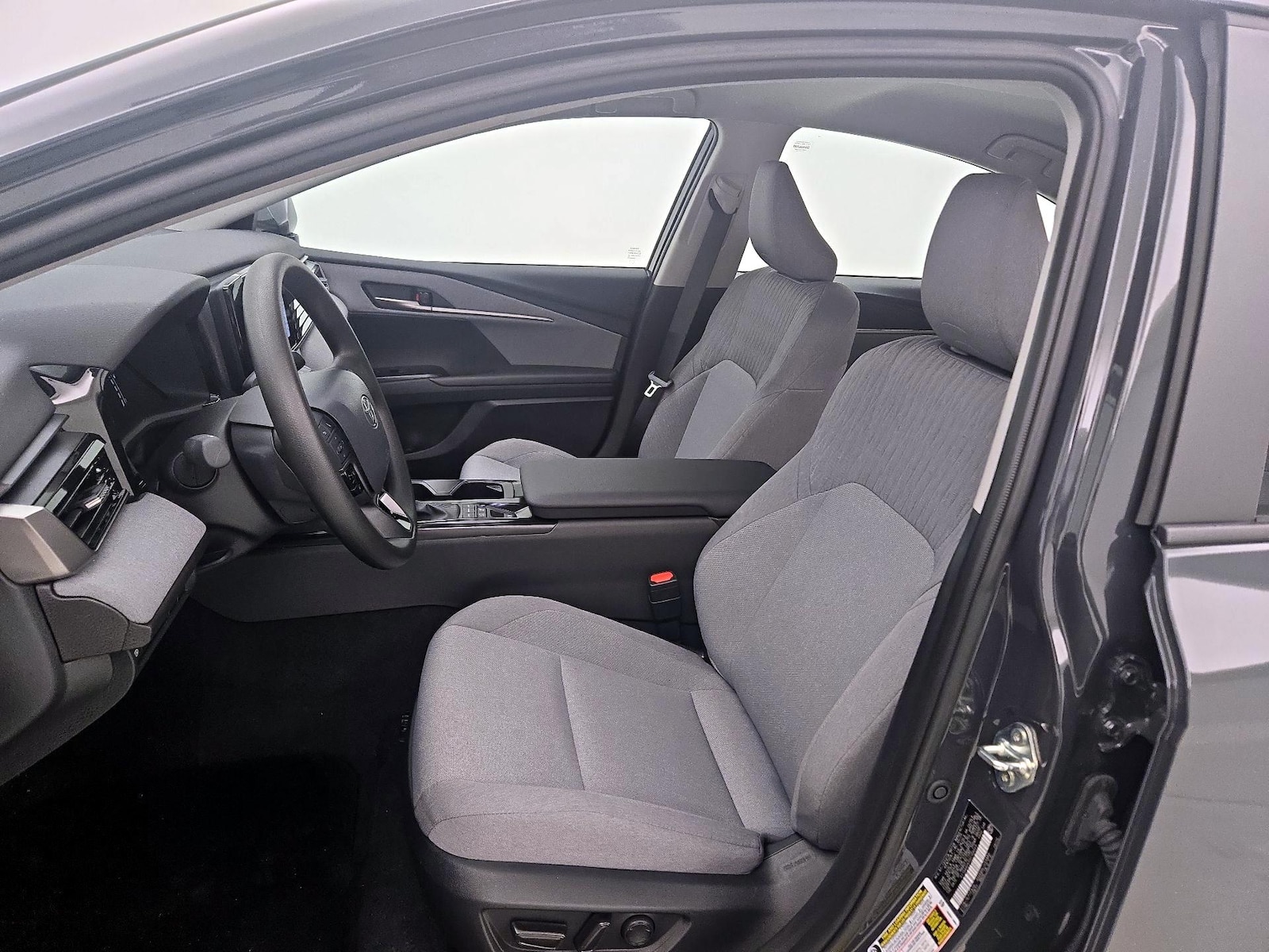 2025 Toyota Camry LE - Photo 12