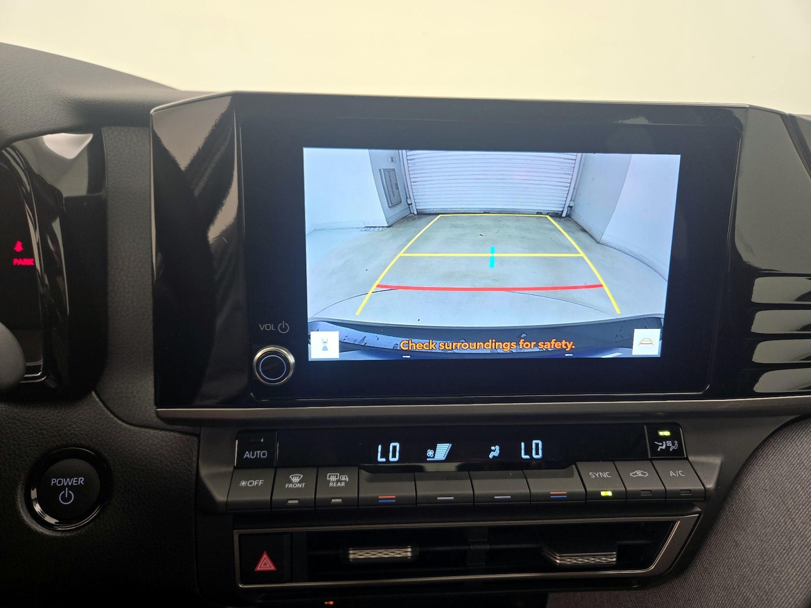 2025 Toyota Camry LE - Photo 15