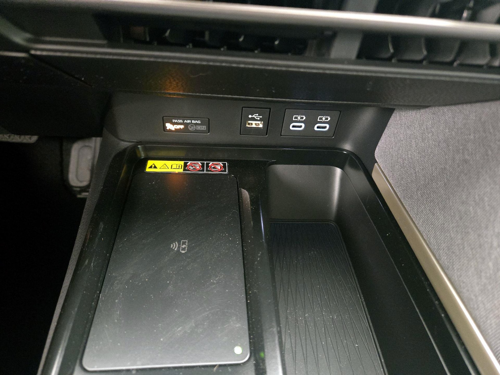 2025 Toyota Camry LE - Photo 19