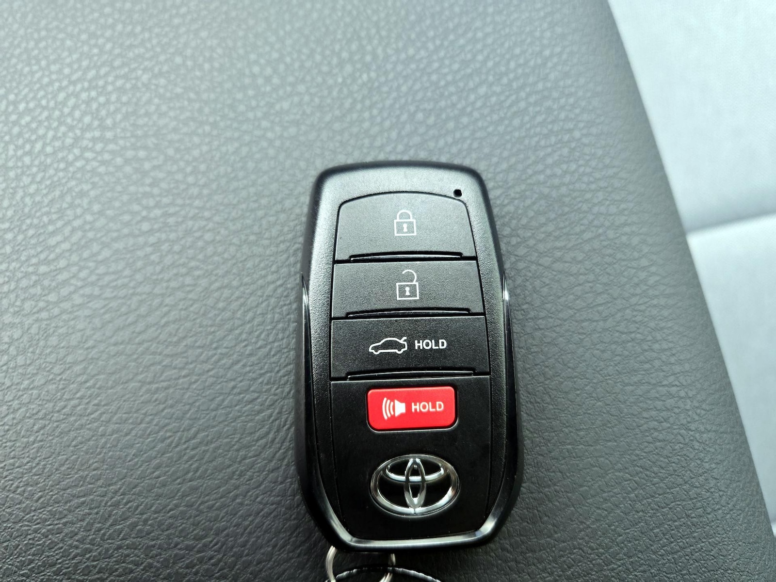 2025 Toyota Camry LE - Photo 23