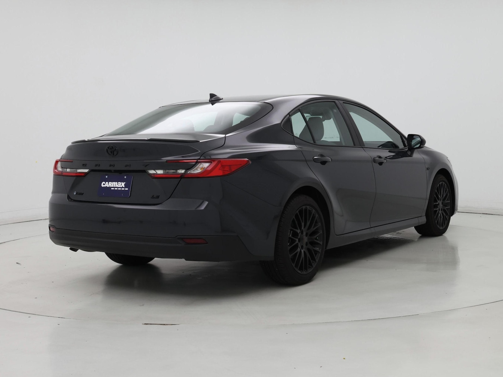 2025 Toyota Camry LE - Photo 9