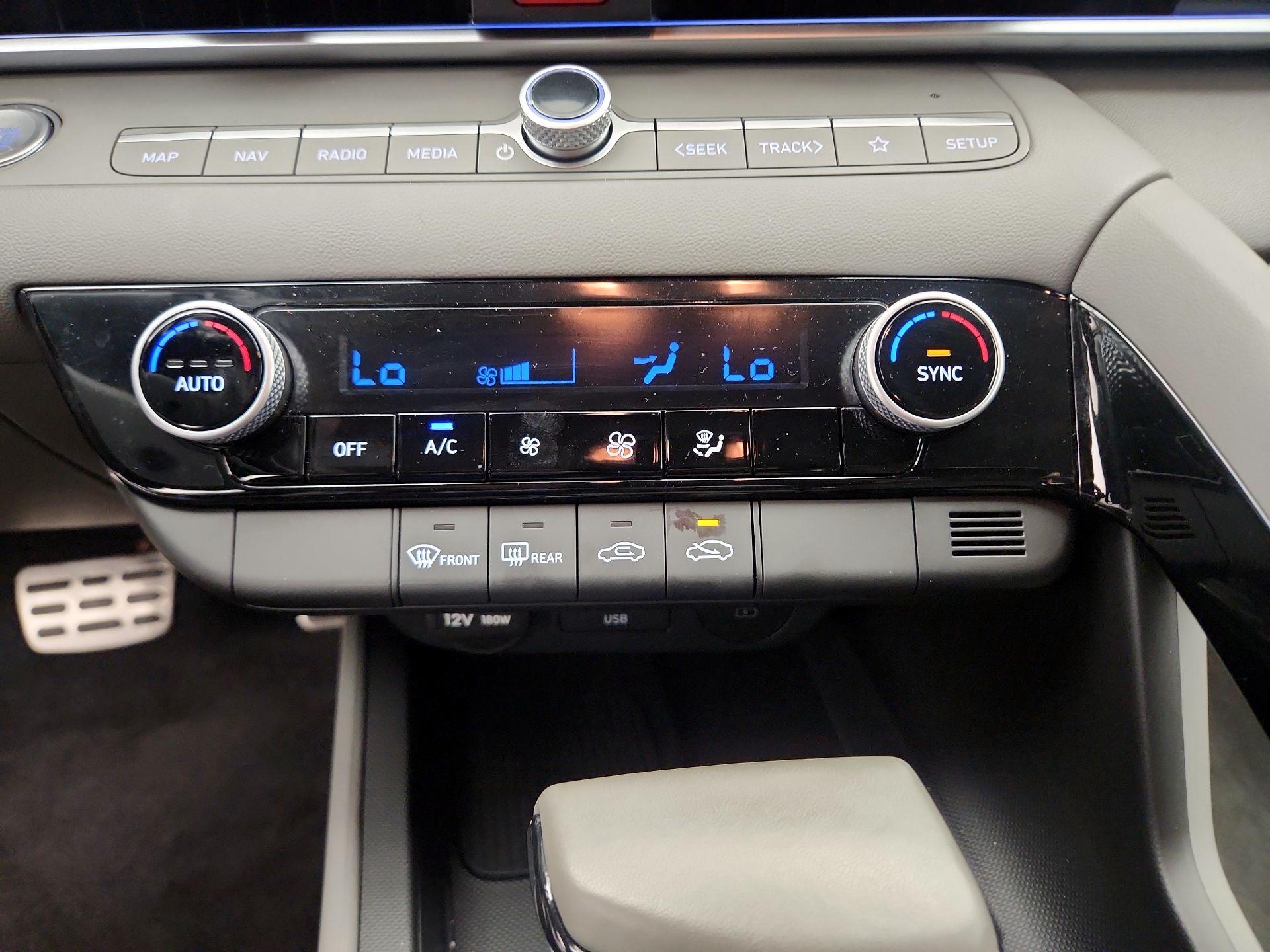 Thumbnail: 2025 Hyundai Elantra - 17