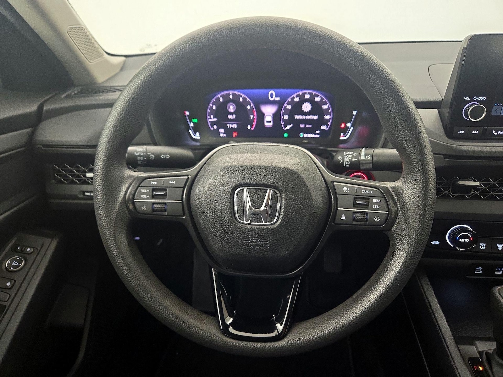 2025 Honda Accord SE - Photo 11