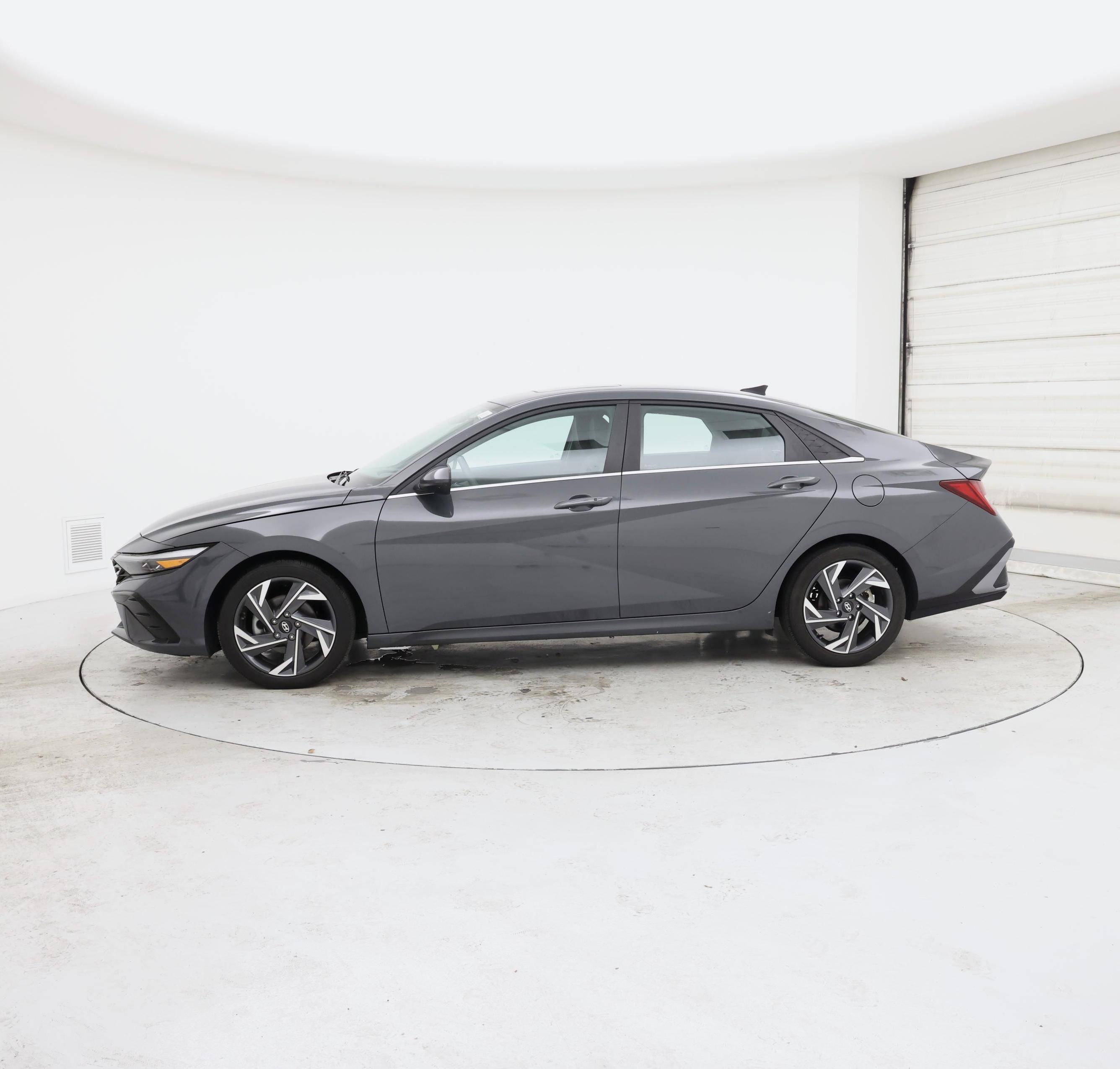 Thumbnail: 2024 Hyundai Elantra - 3