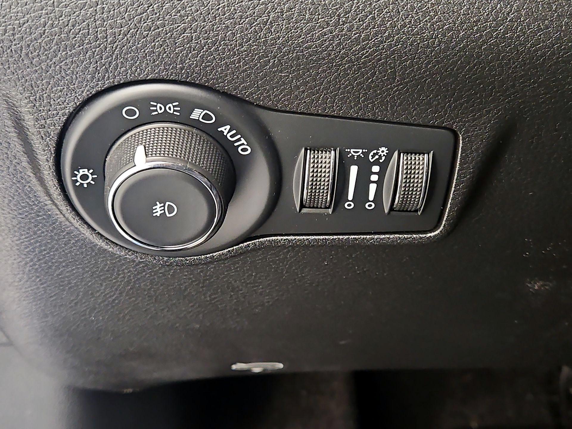 Thumbnail: 2022 Jeep Compass - 13