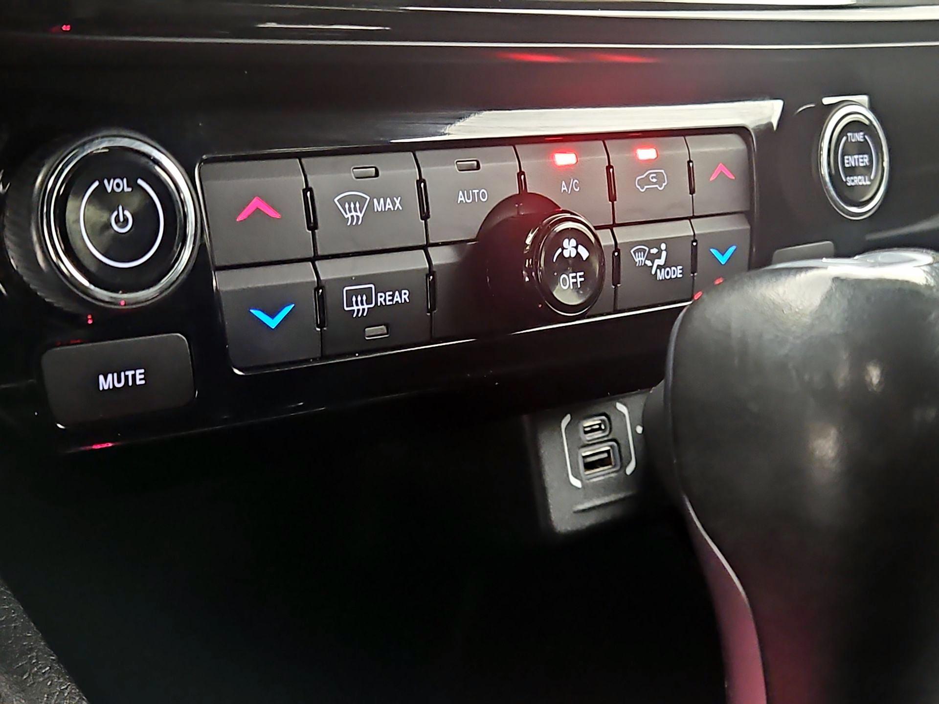 Thumbnail: 2022 Jeep Compass - 16