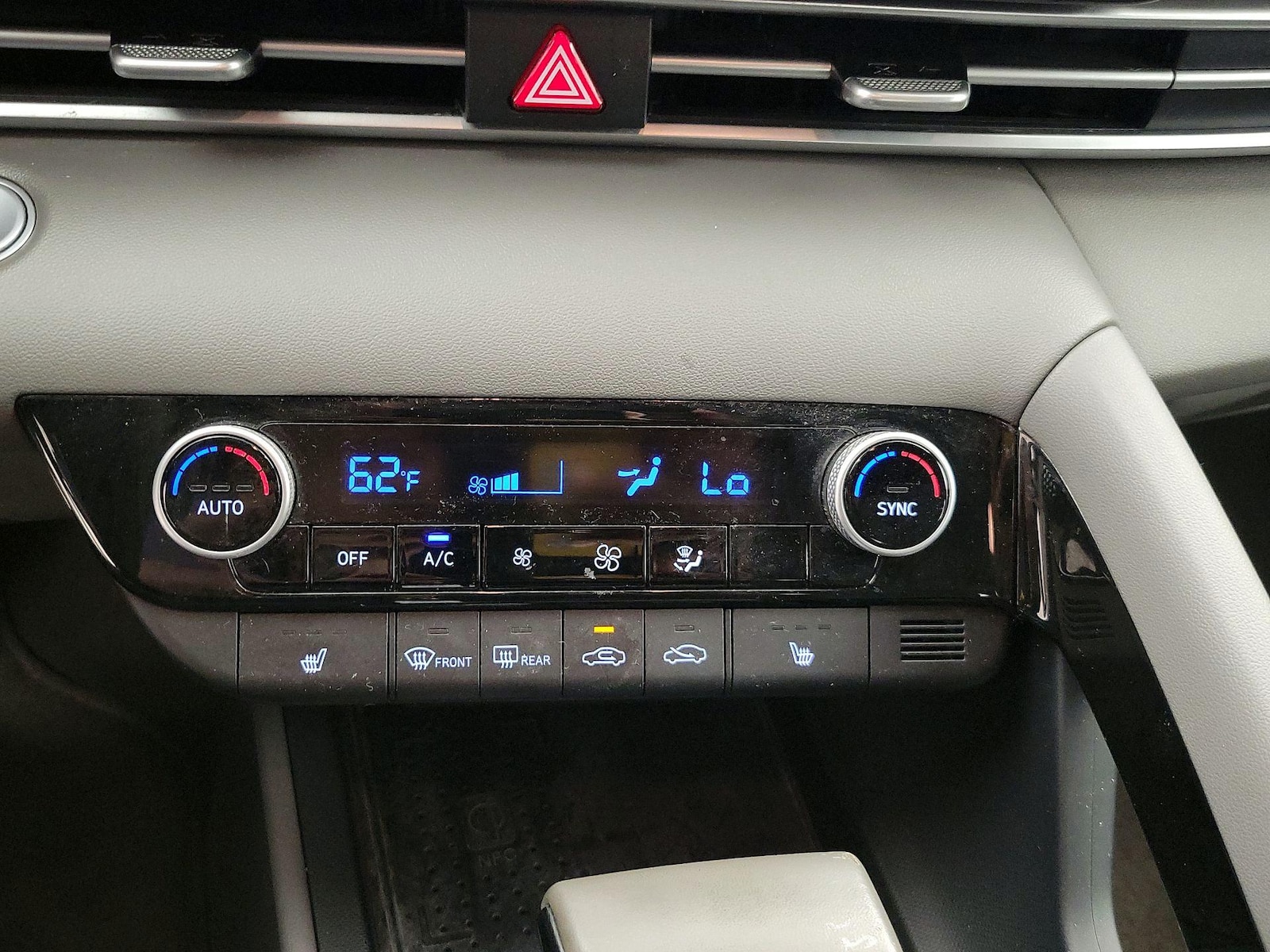 2021 Hyundai Elantra SEL - Photo 17