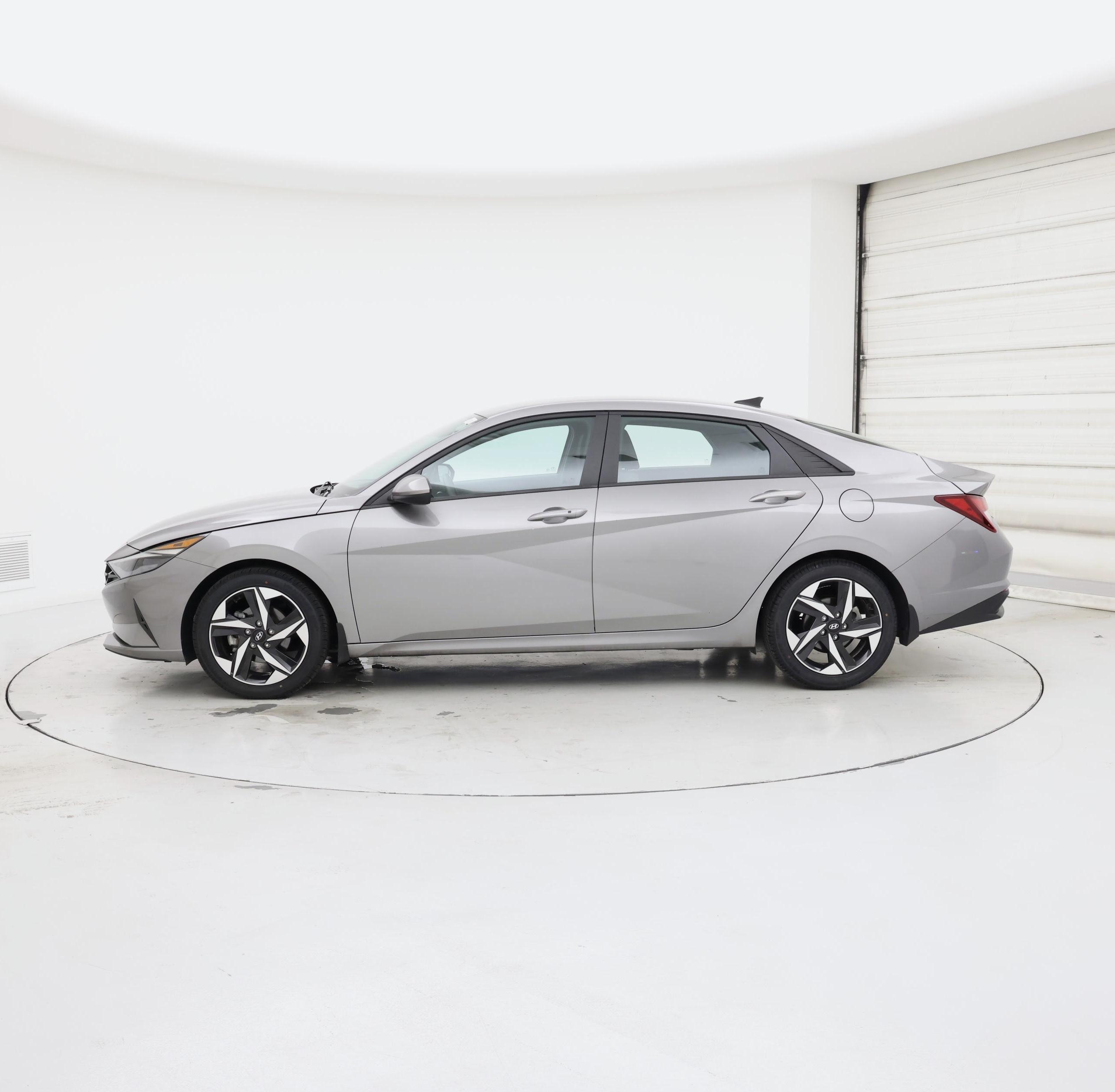 Thumbnail: 2023 Hyundai Elantra - 3