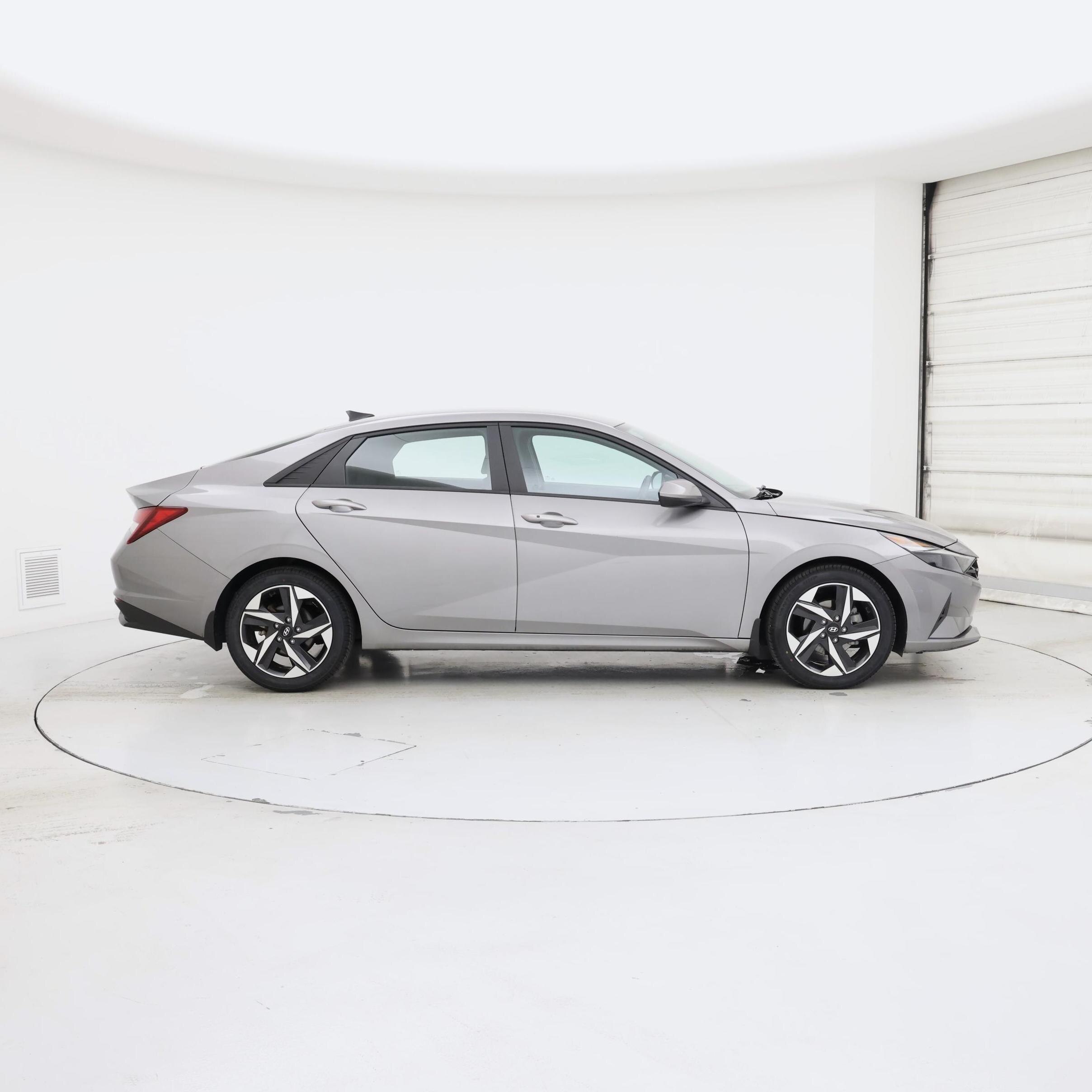Thumbnail: 2023 Hyundai Elantra - 7