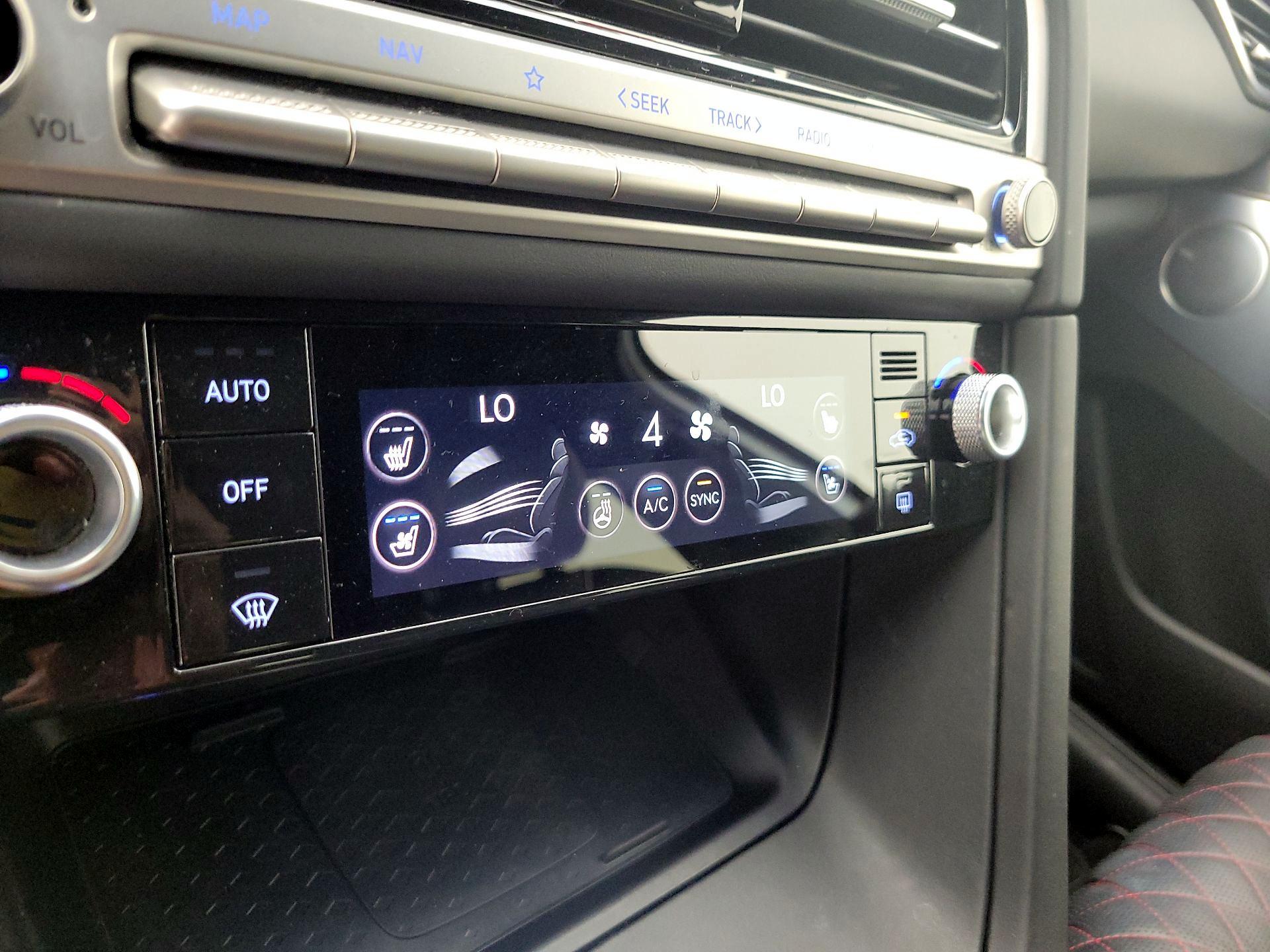 Thumbnail: 2024 Genesis G70 - 17