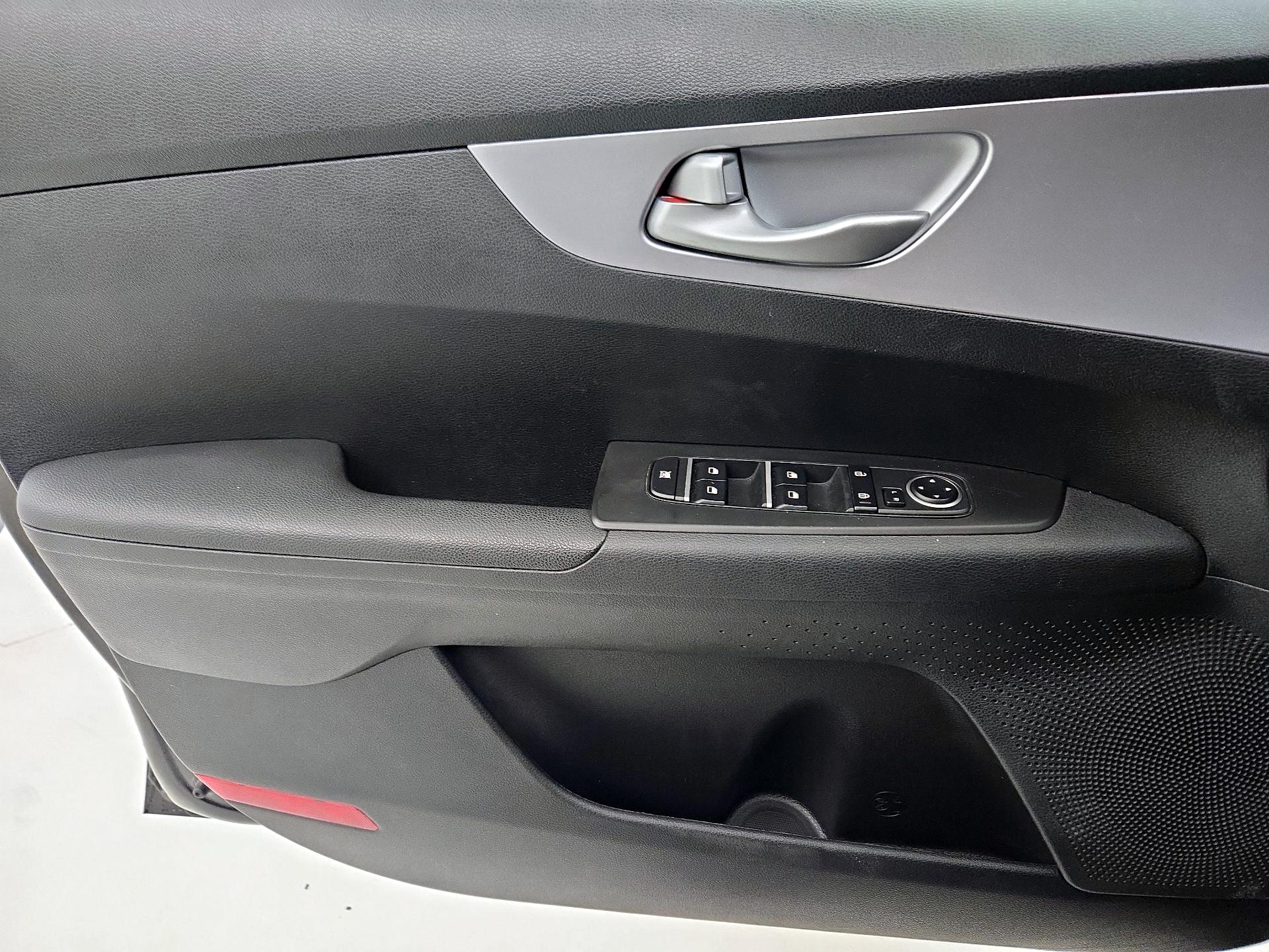 Thumbnail: 2023 Kia Forte - 12