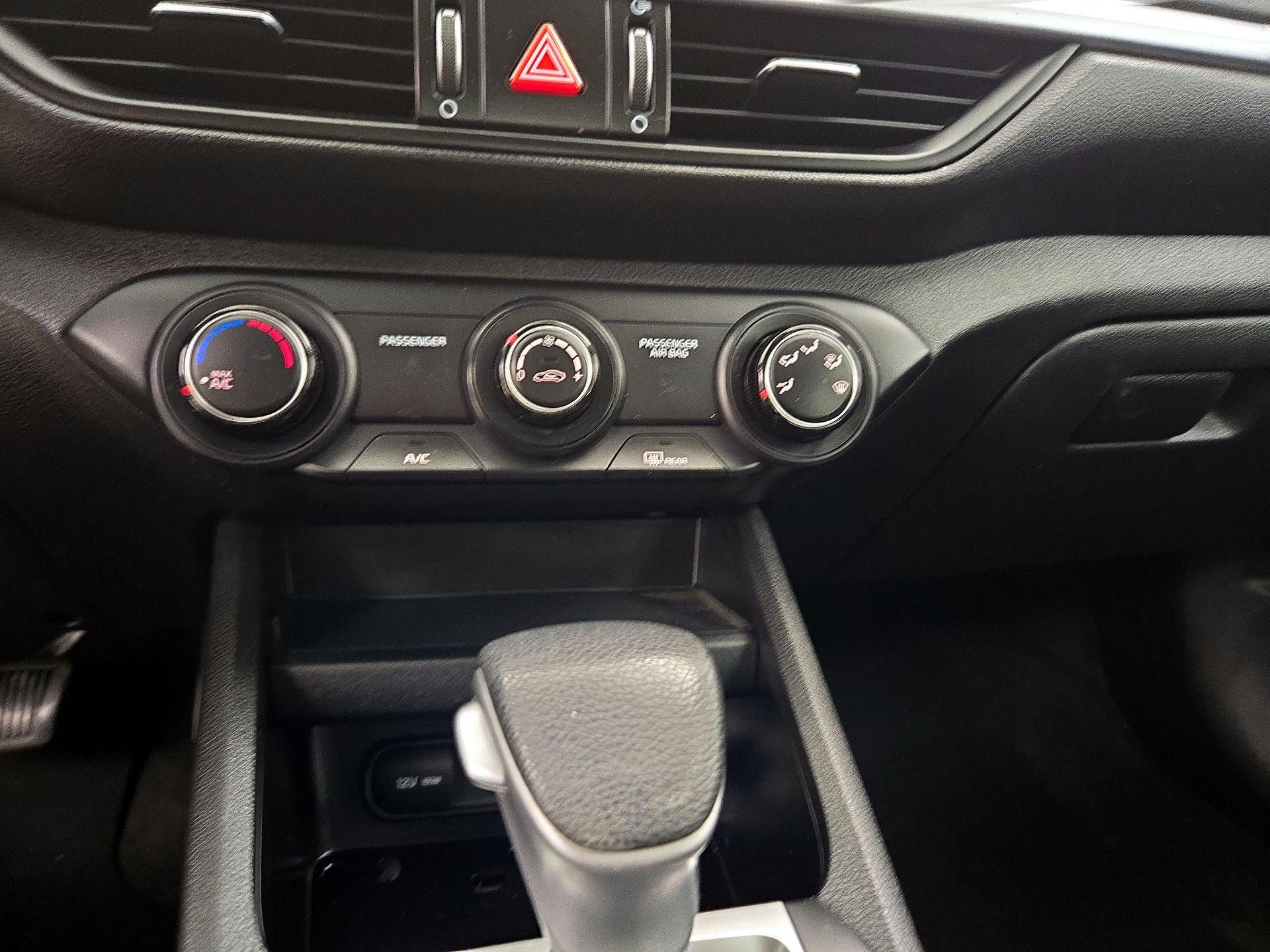 Thumbnail: 2023 Kia Forte - 16