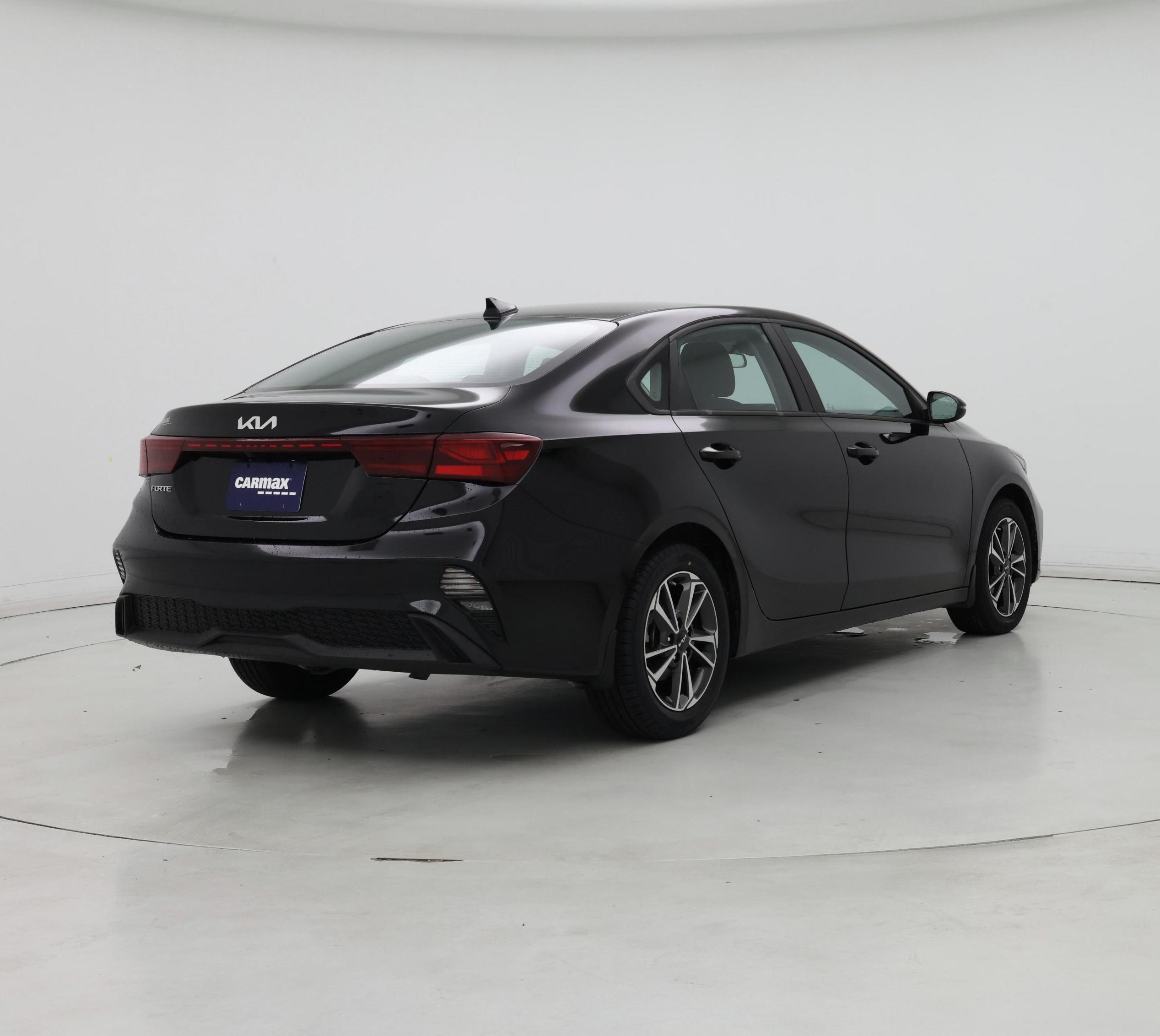 Thumbnail: 2023 Kia Forte - 8