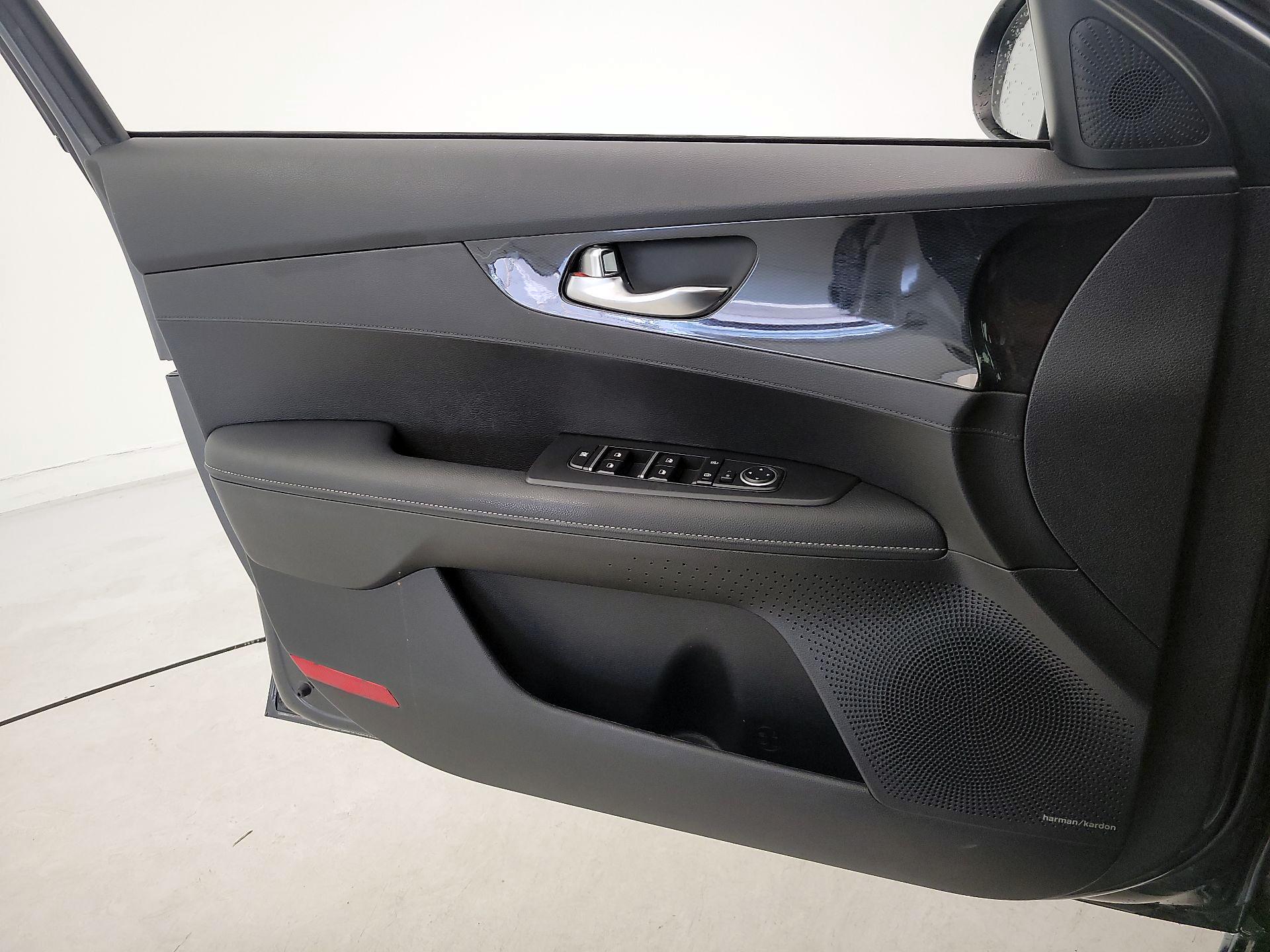 Thumbnail: 2024 Kia Forte - 12