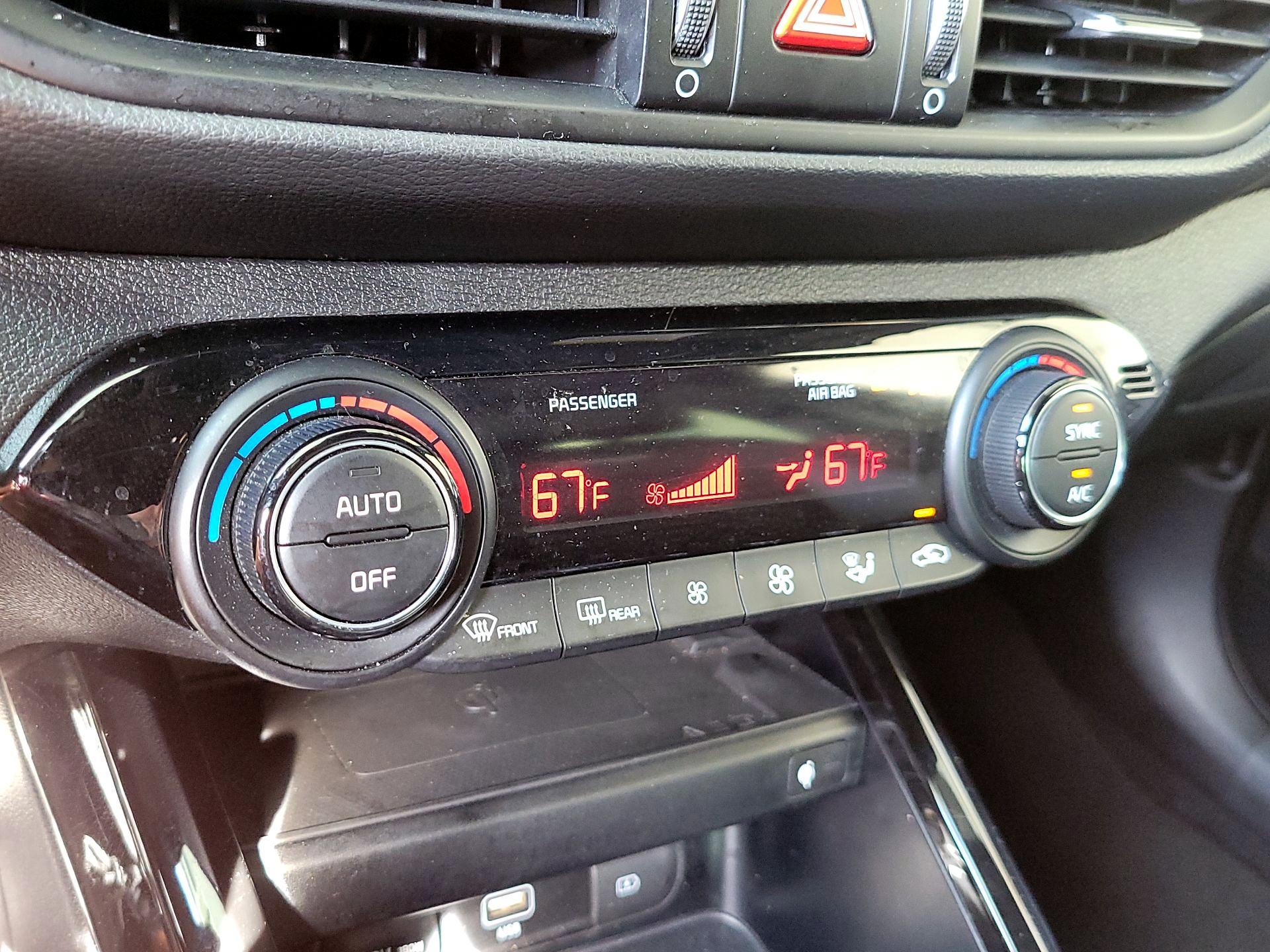 Thumbnail: 2024 Kia Forte - 17