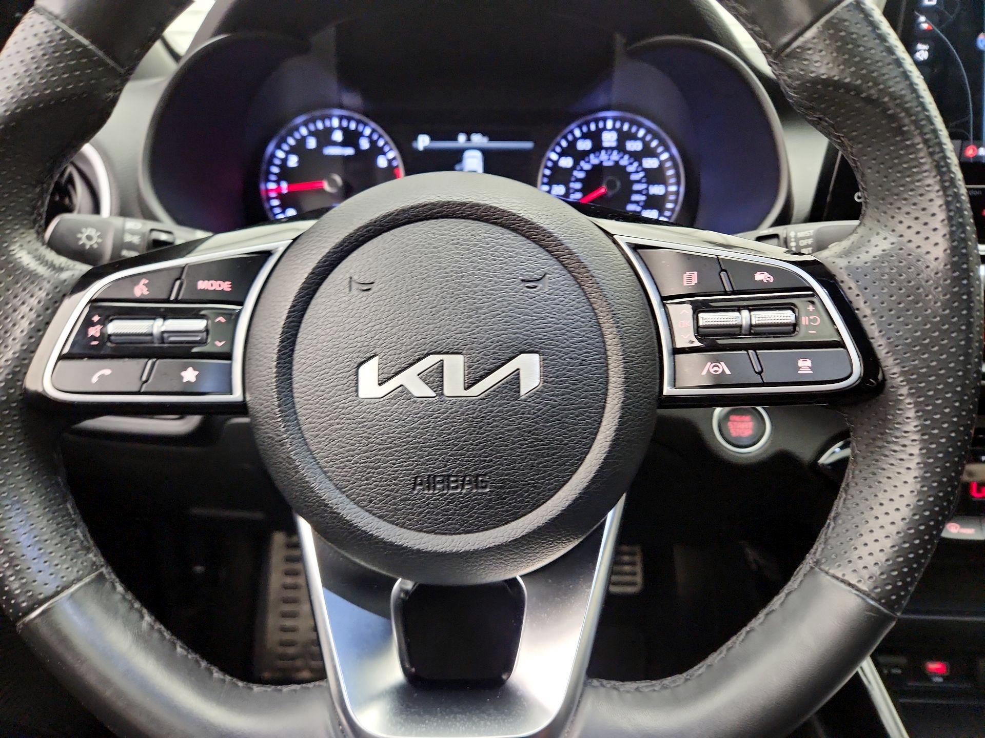 Thumbnail: 2023 Kia Forte - 10