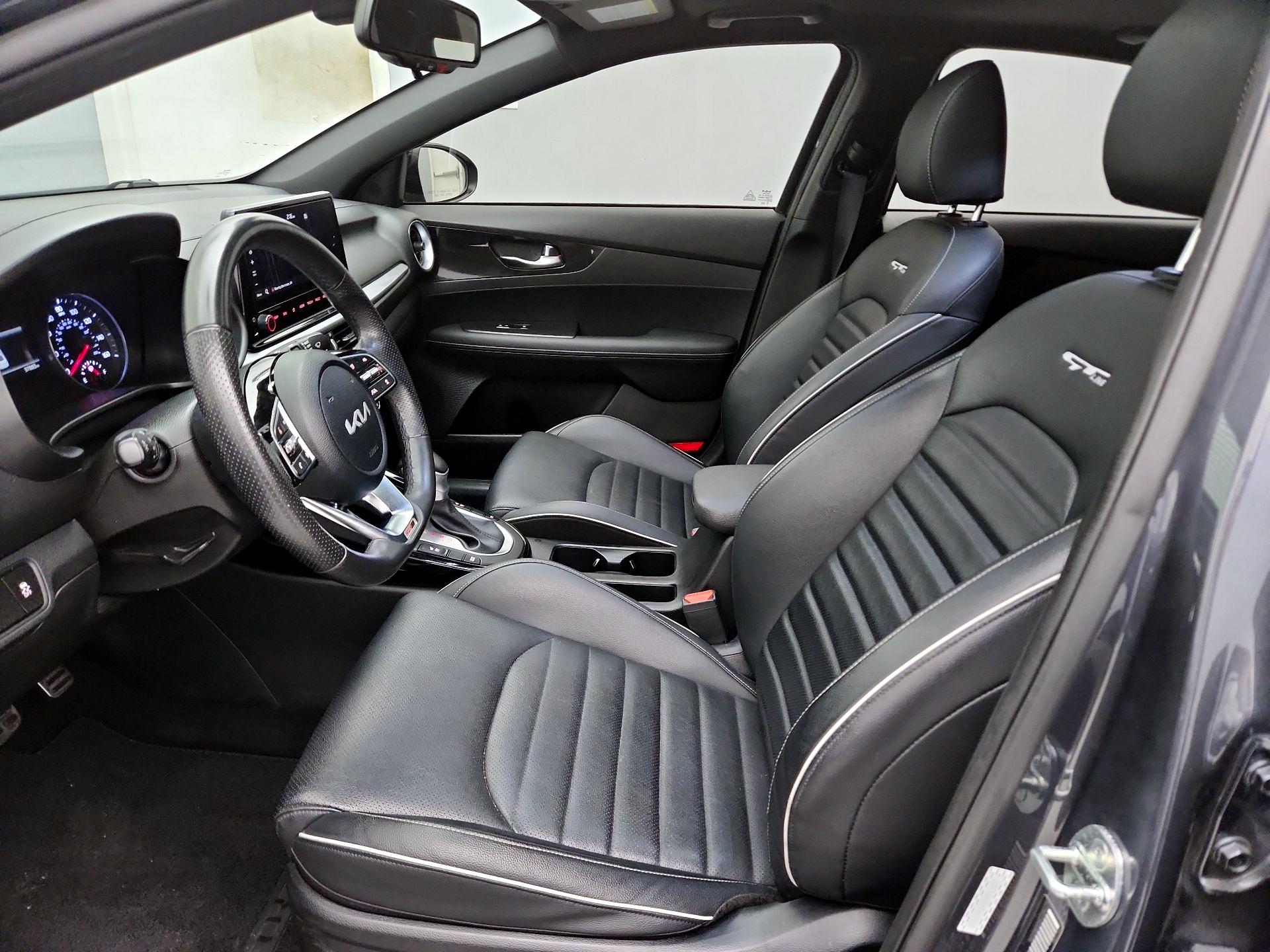 Thumbnail: 2023 Kia Forte - 11