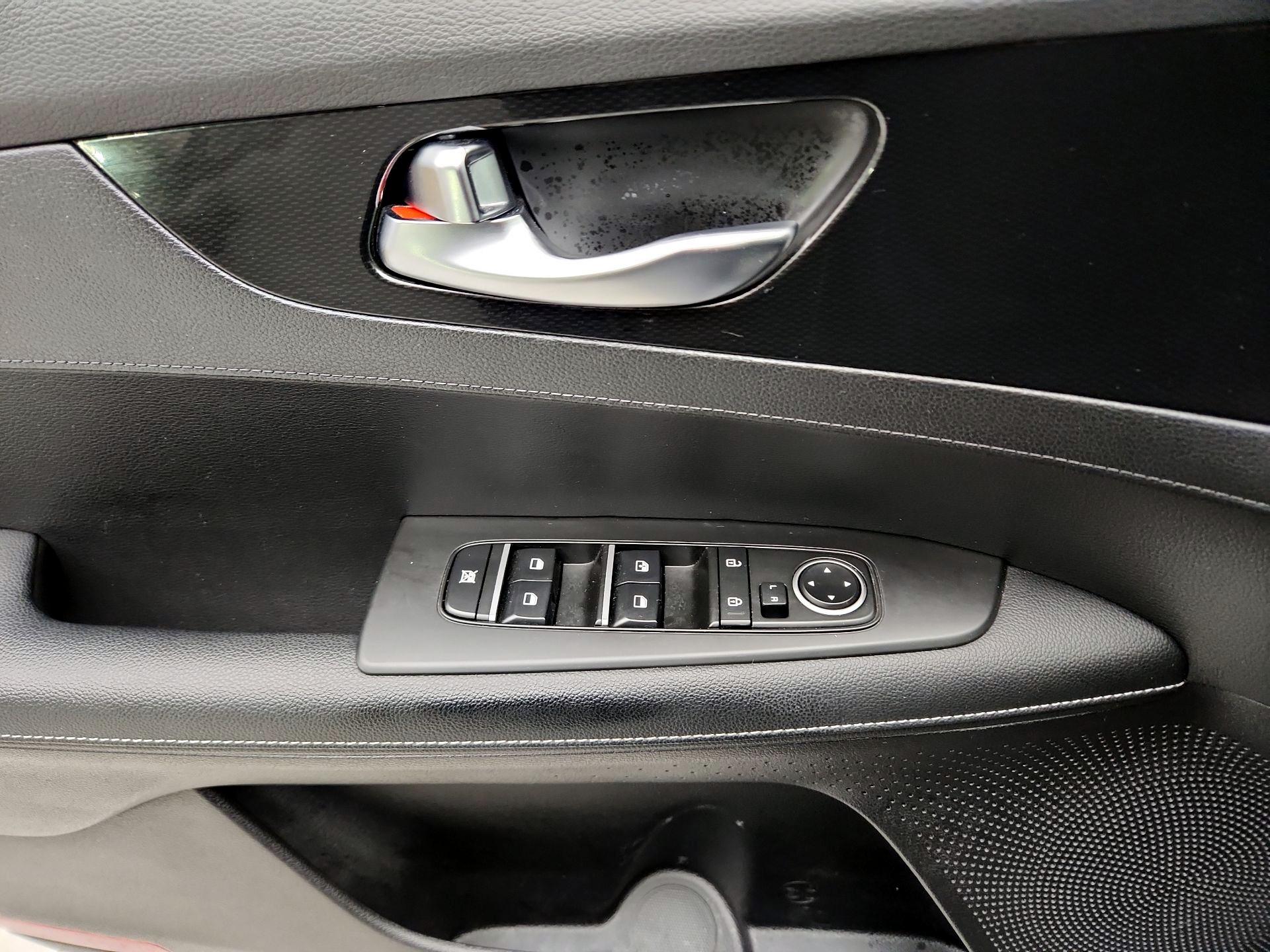 Thumbnail: 2023 Kia Forte - 12