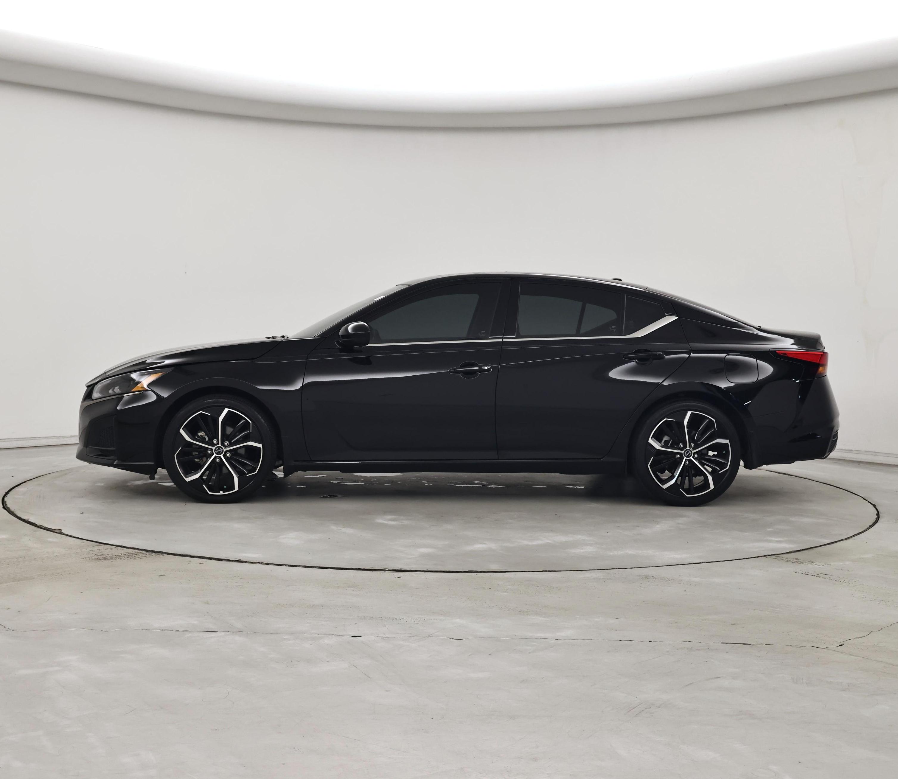 Thumbnail: 2023 Nissan Altima - 3