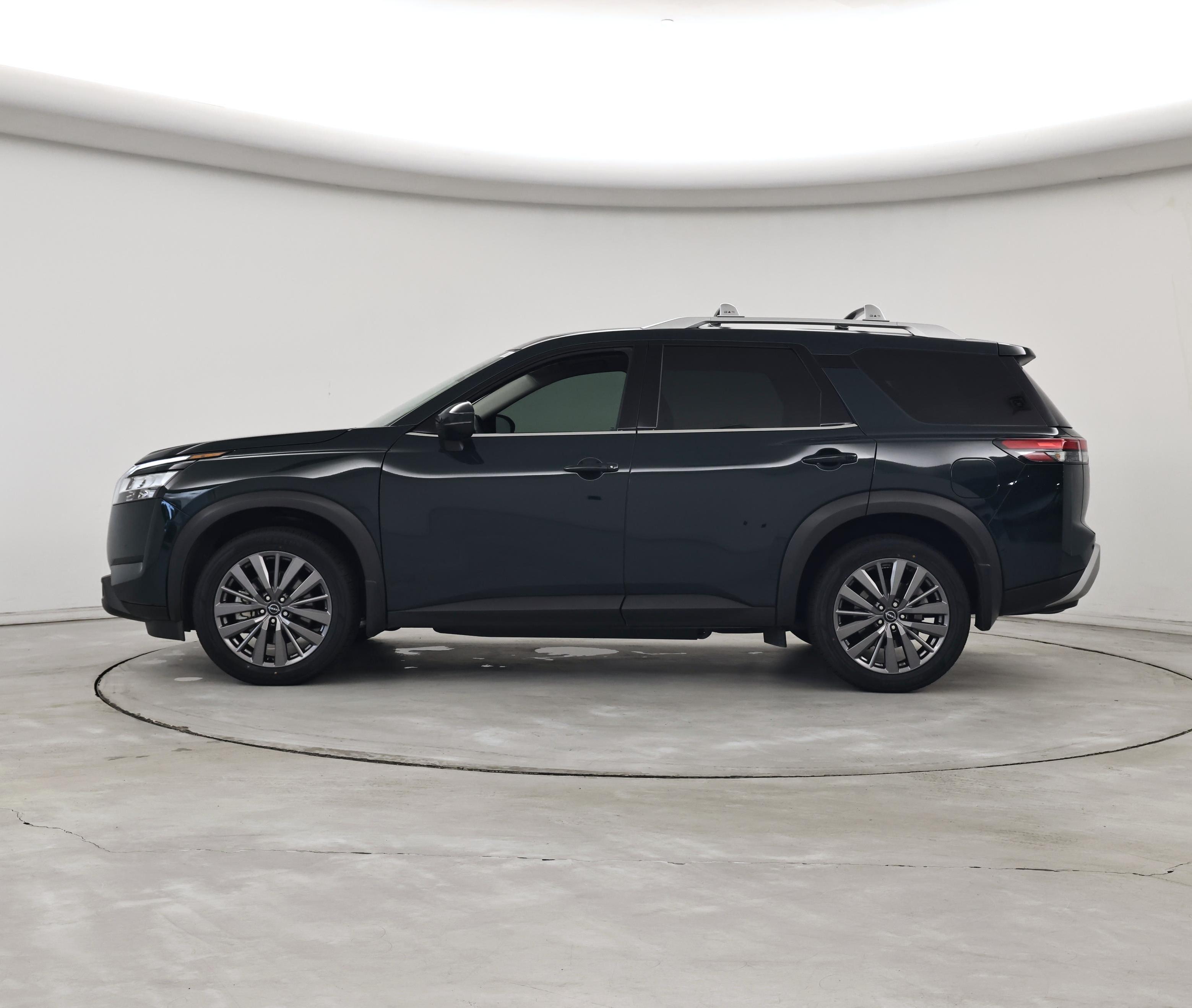 Thumbnail: 2024 Nissan Pathfinder - 3