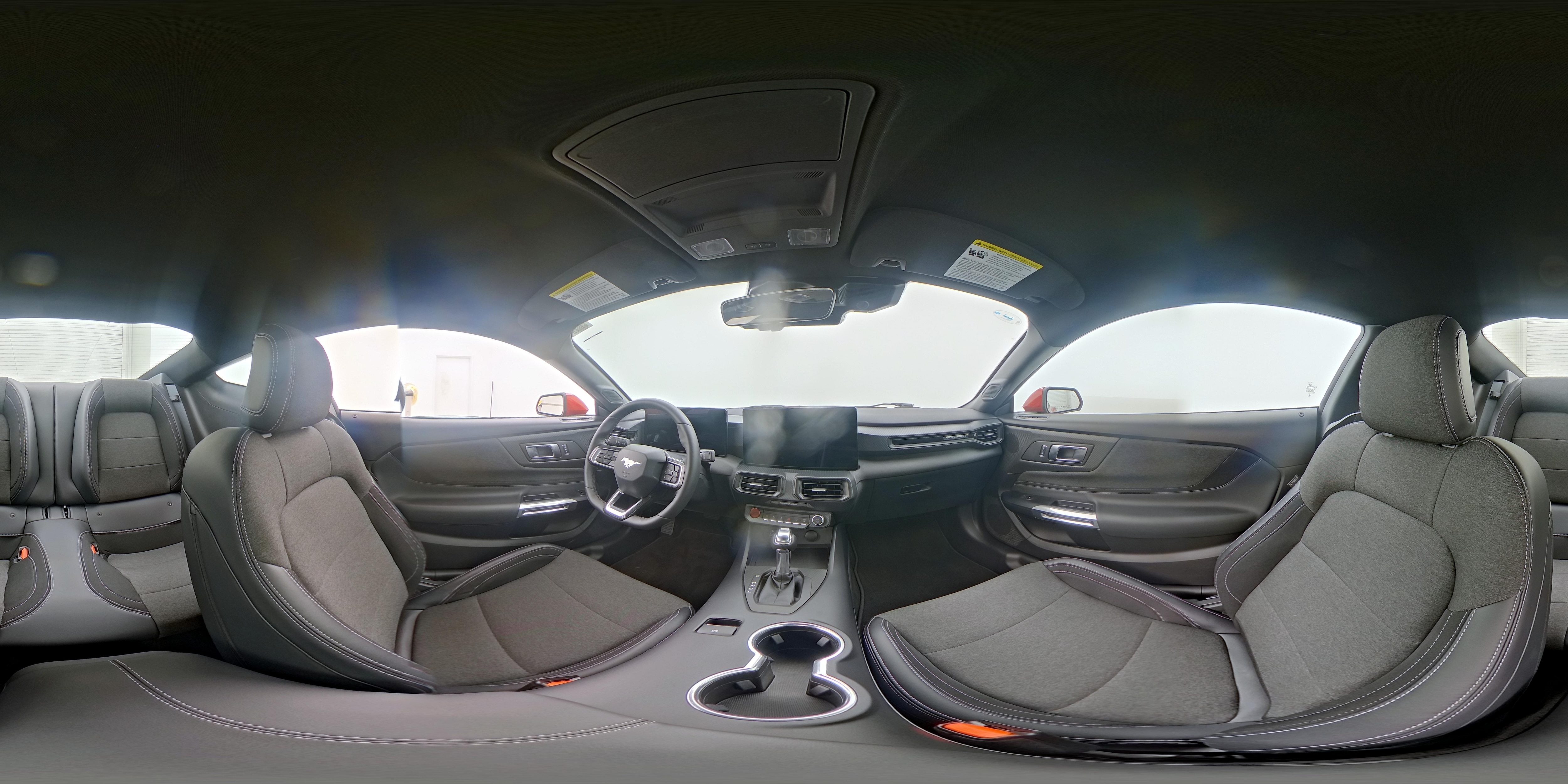 2024 Ford Mustang EcoBoost - Photo 23