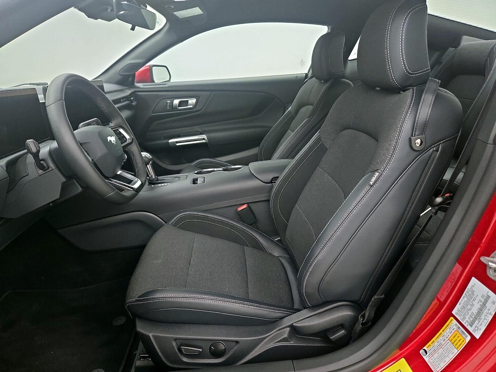 2024 Ford Mustang EcoBoost - Photo 12