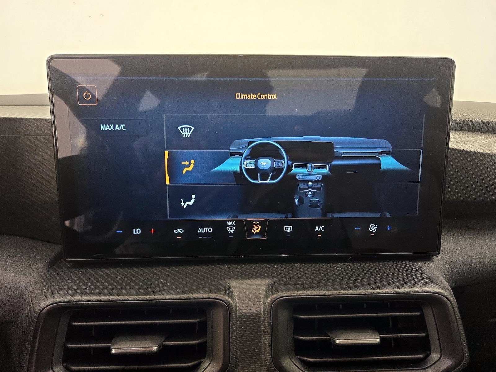 2024 Ford Mustang EcoBoost - Photo 17