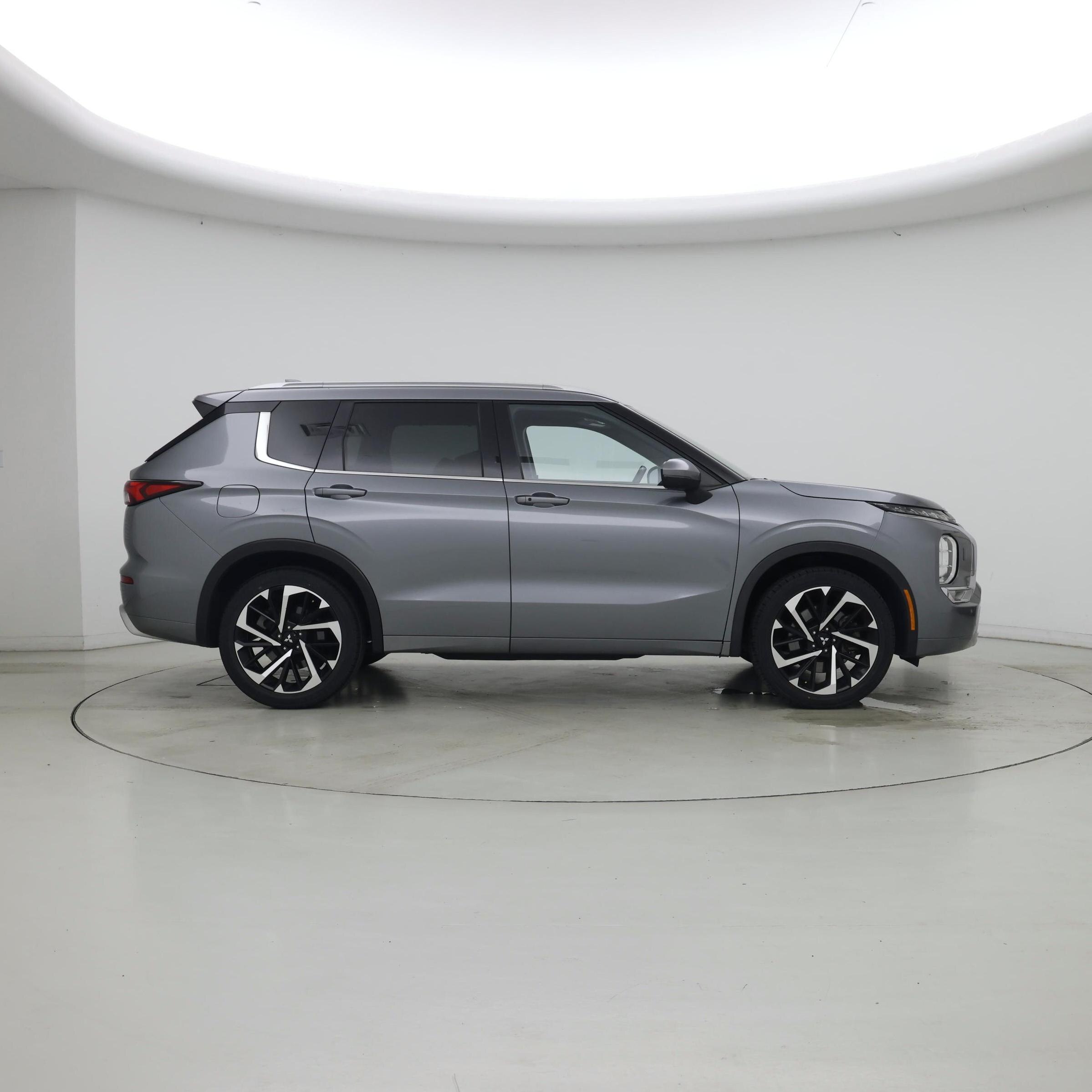 Thumbnail: 2022 Mitsubishi Outlander - 7