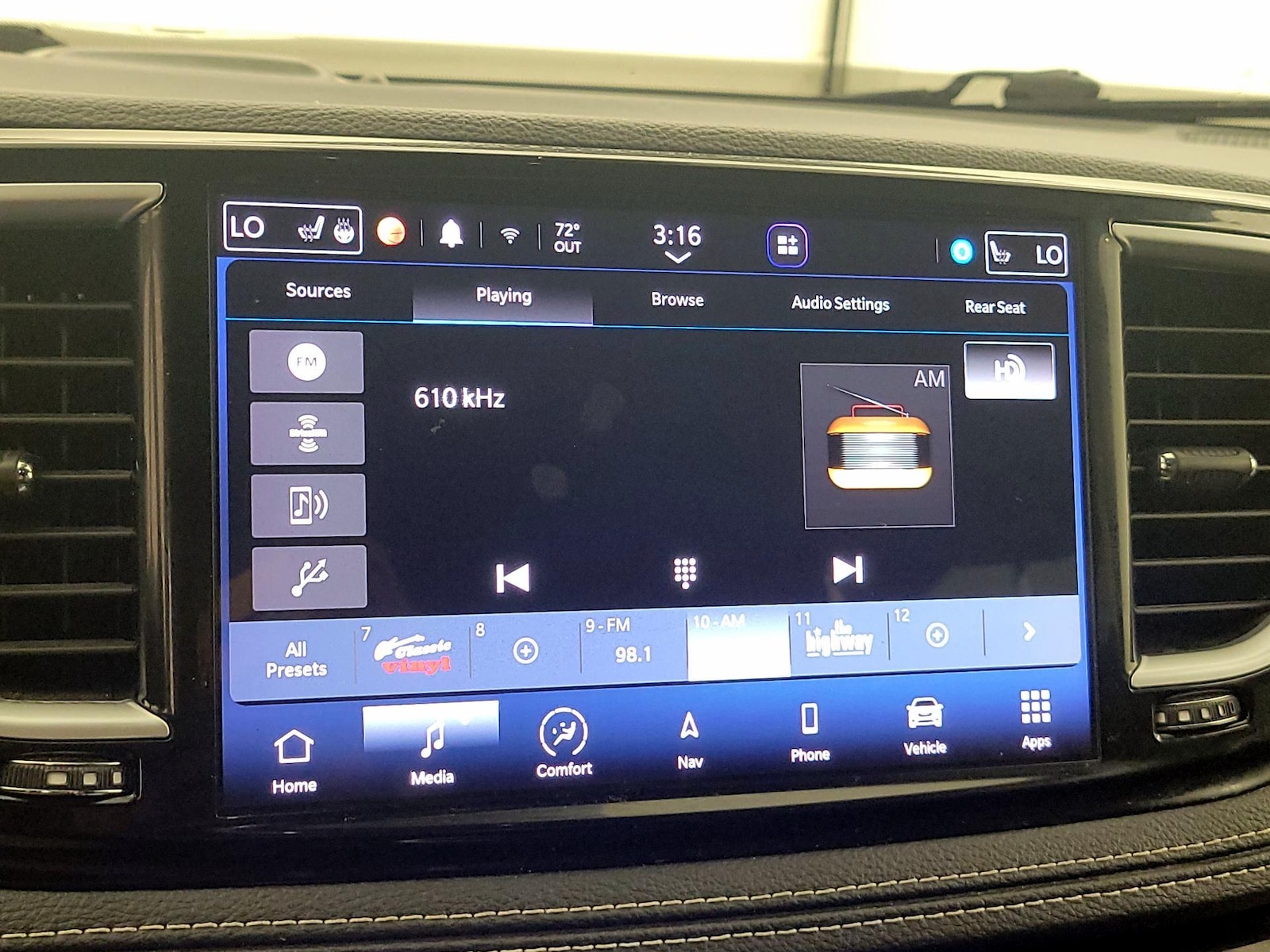 2023 Chrysler Pacifica Hybrid Limited - Photo 17