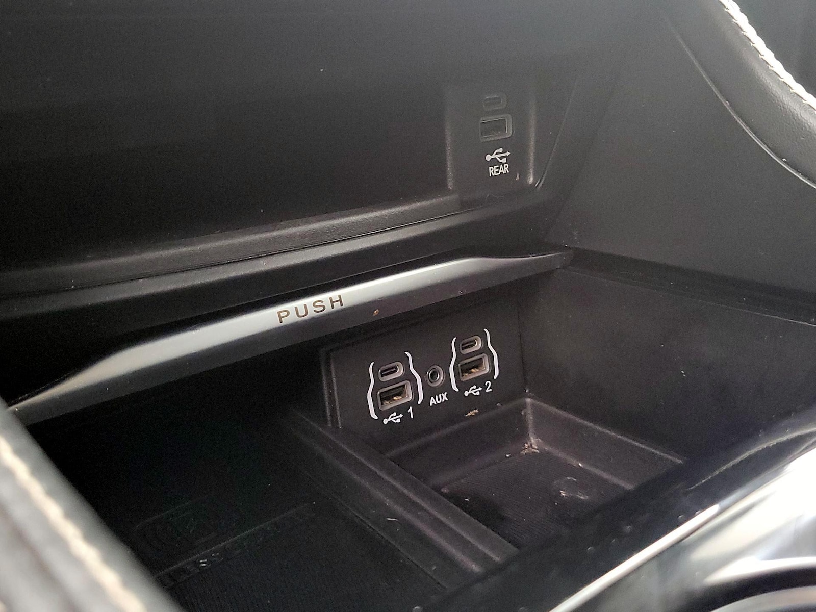 2023 Chrysler Pacifica Hybrid Limited - Photo 20