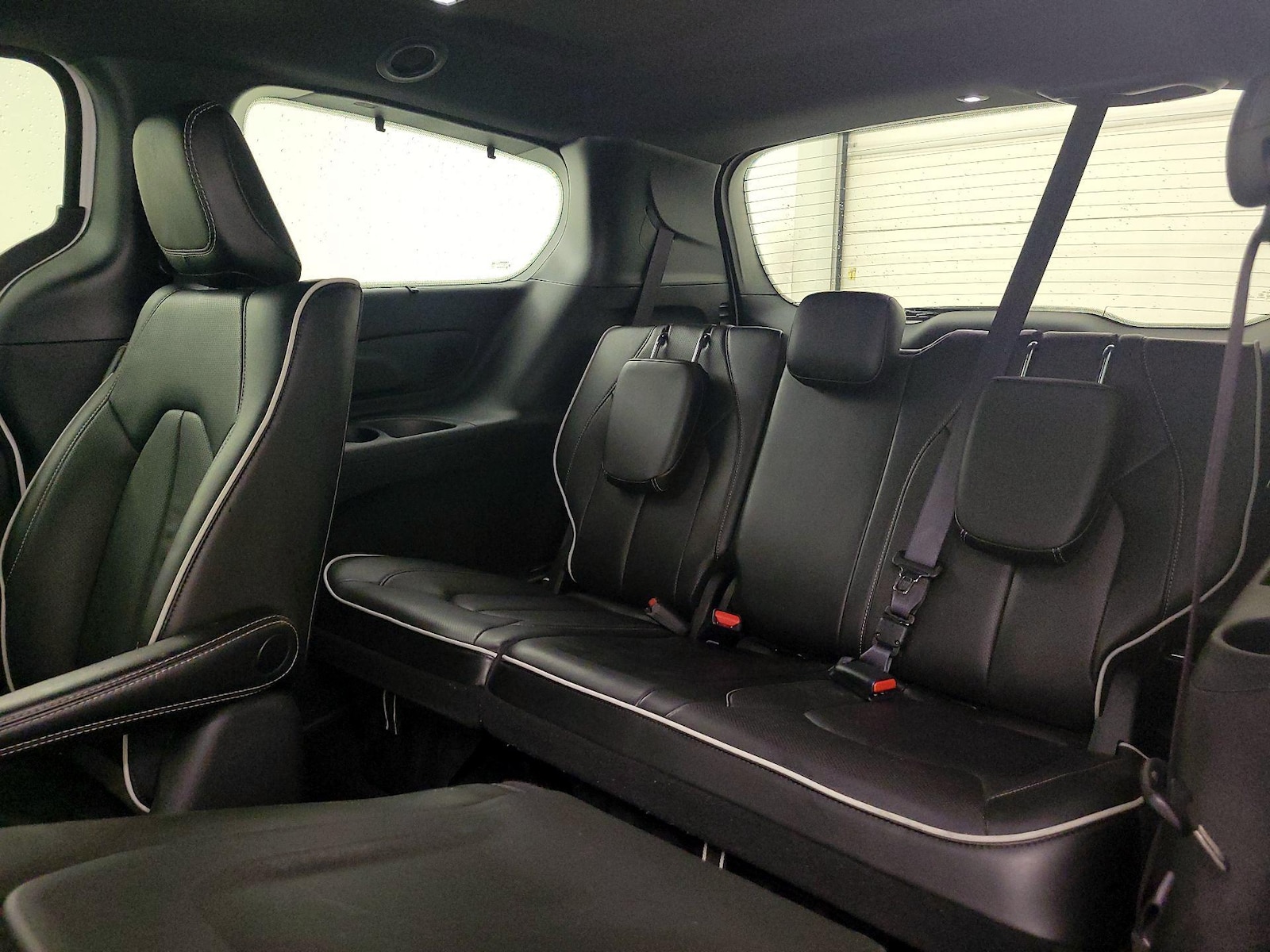 2023 Chrysler Pacifica Hybrid Limited - Photo 23
