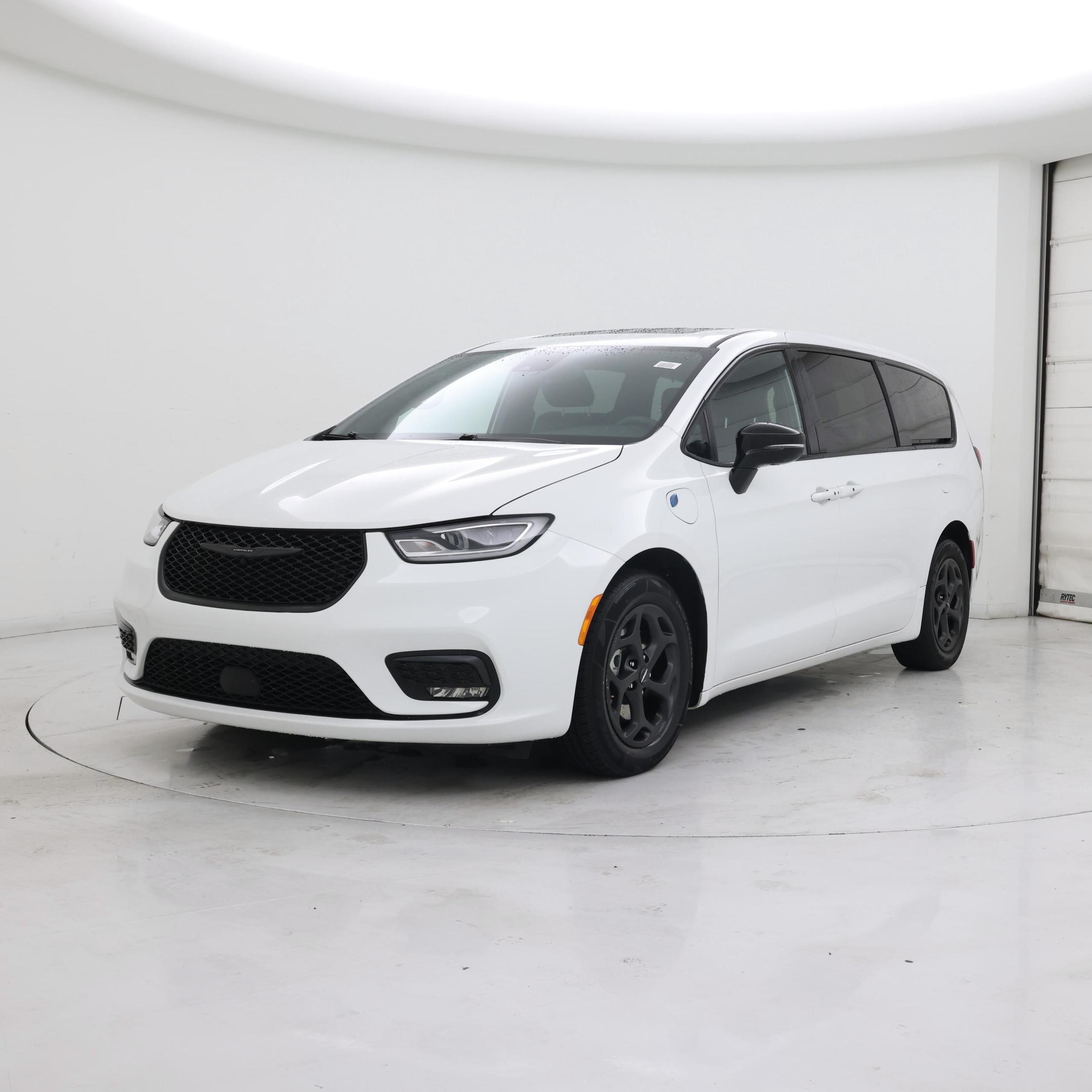 Thumbnail: 2023 Chrysler Pacifica - 4