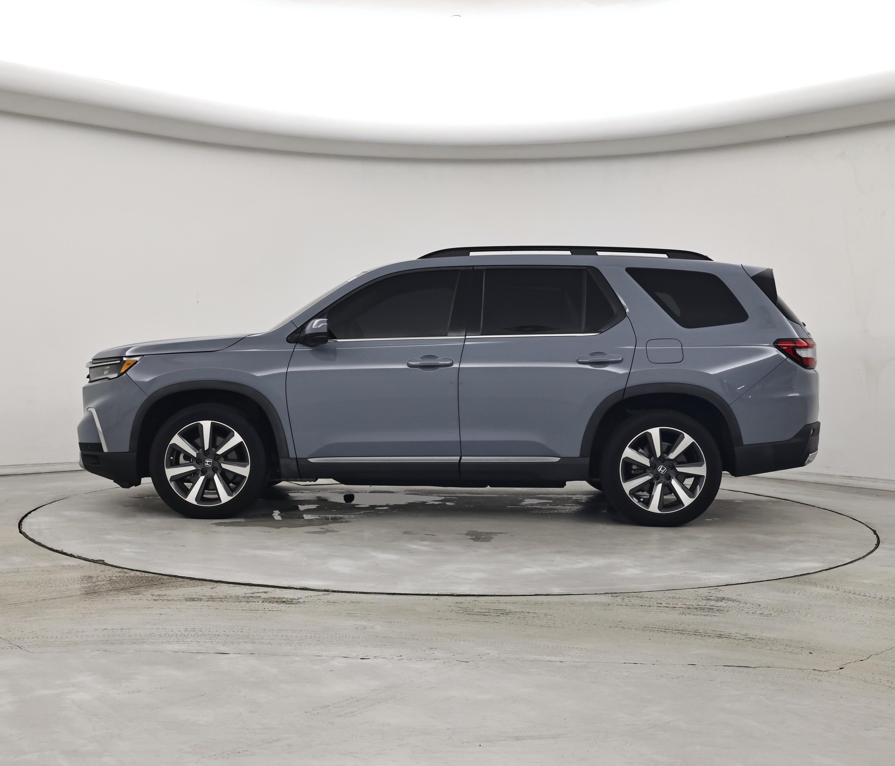 Thumbnail: 2023 Honda Pilot - 3
