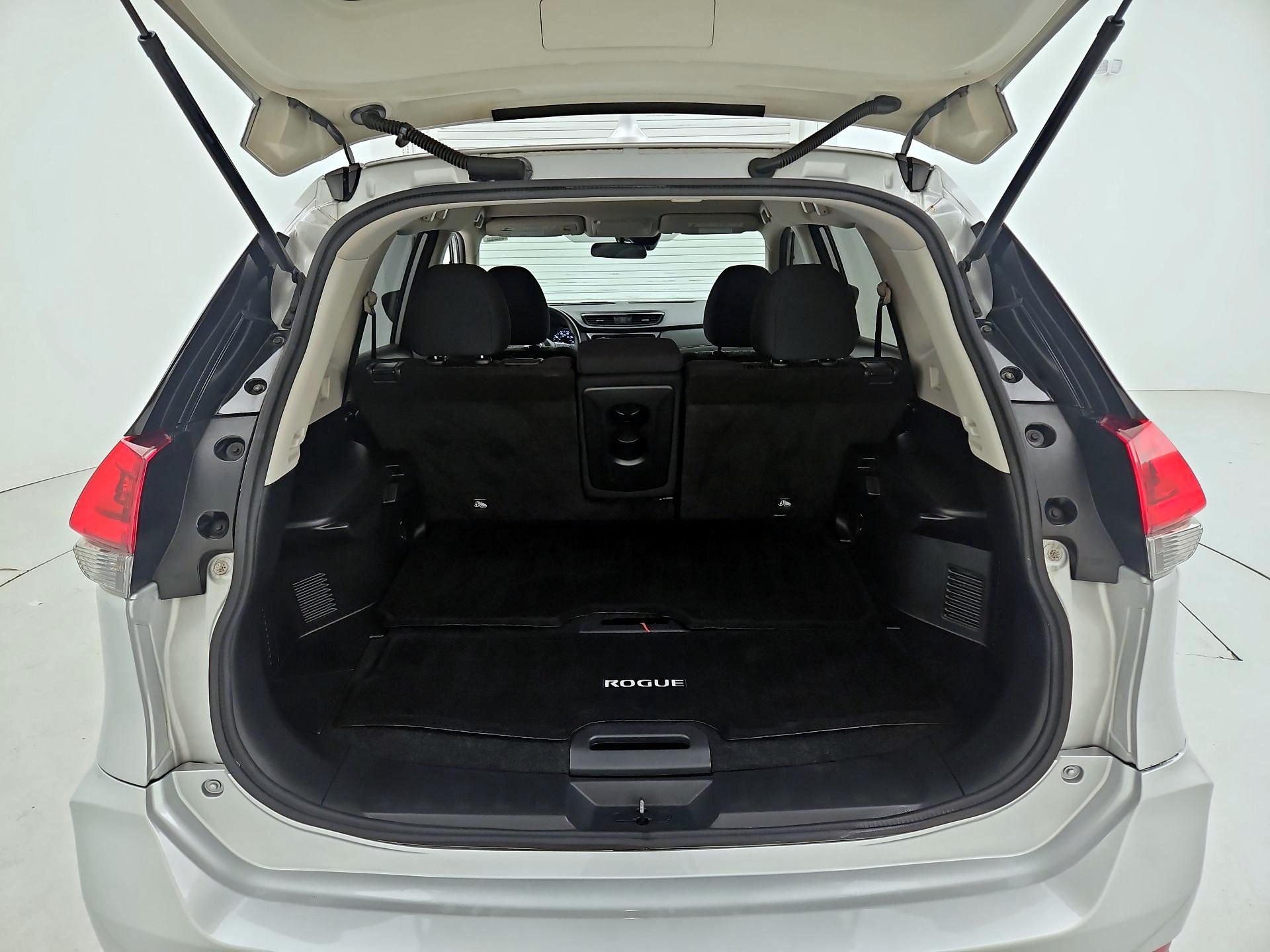 Thumbnail: 2020 Nissan Rogue - 20