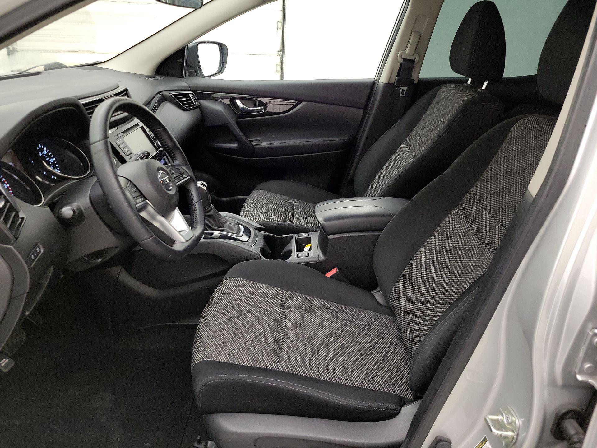 Thumbnail: 2021 Nissan Rogue Sport - 11