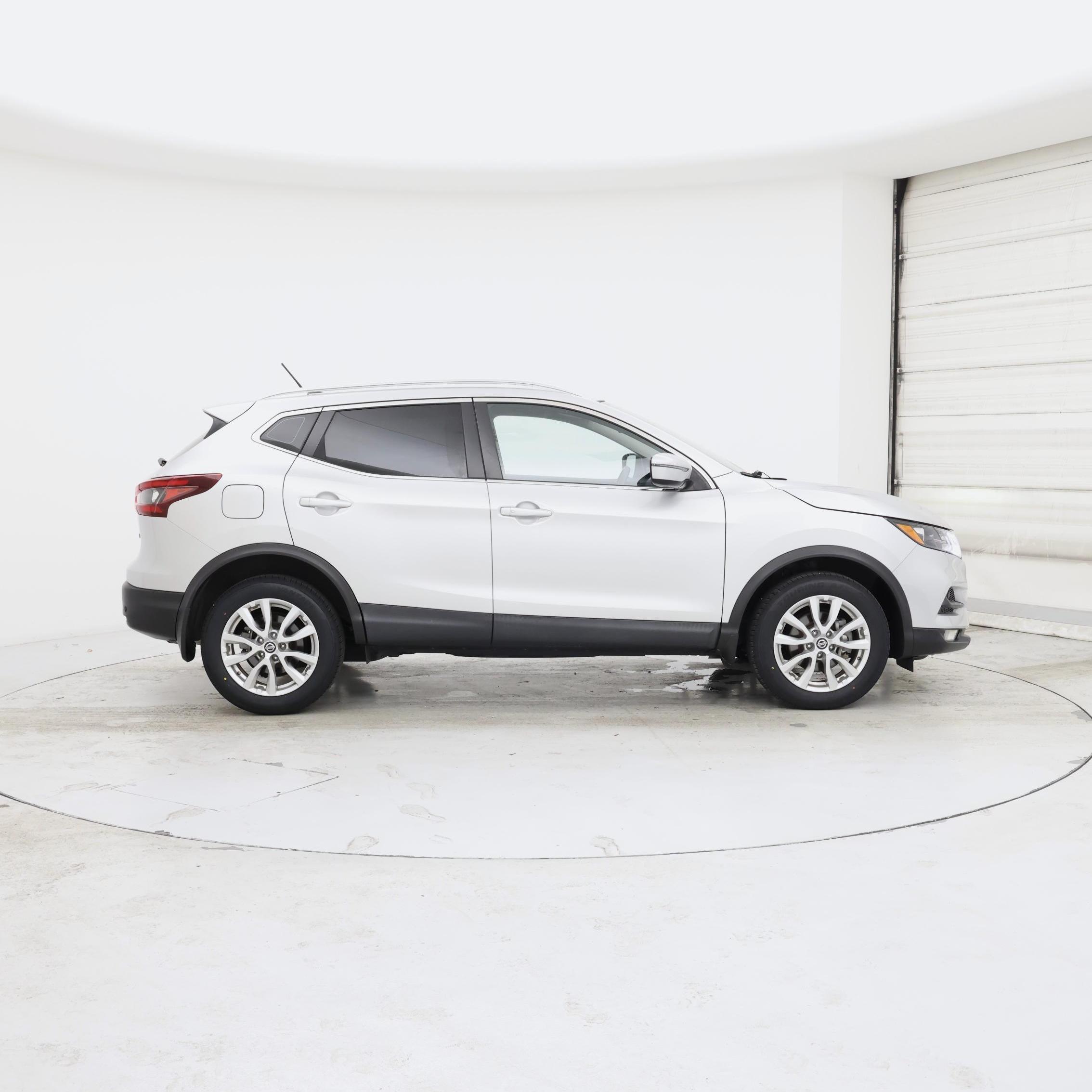 Thumbnail: 2021 Nissan Rogue Sport - 7