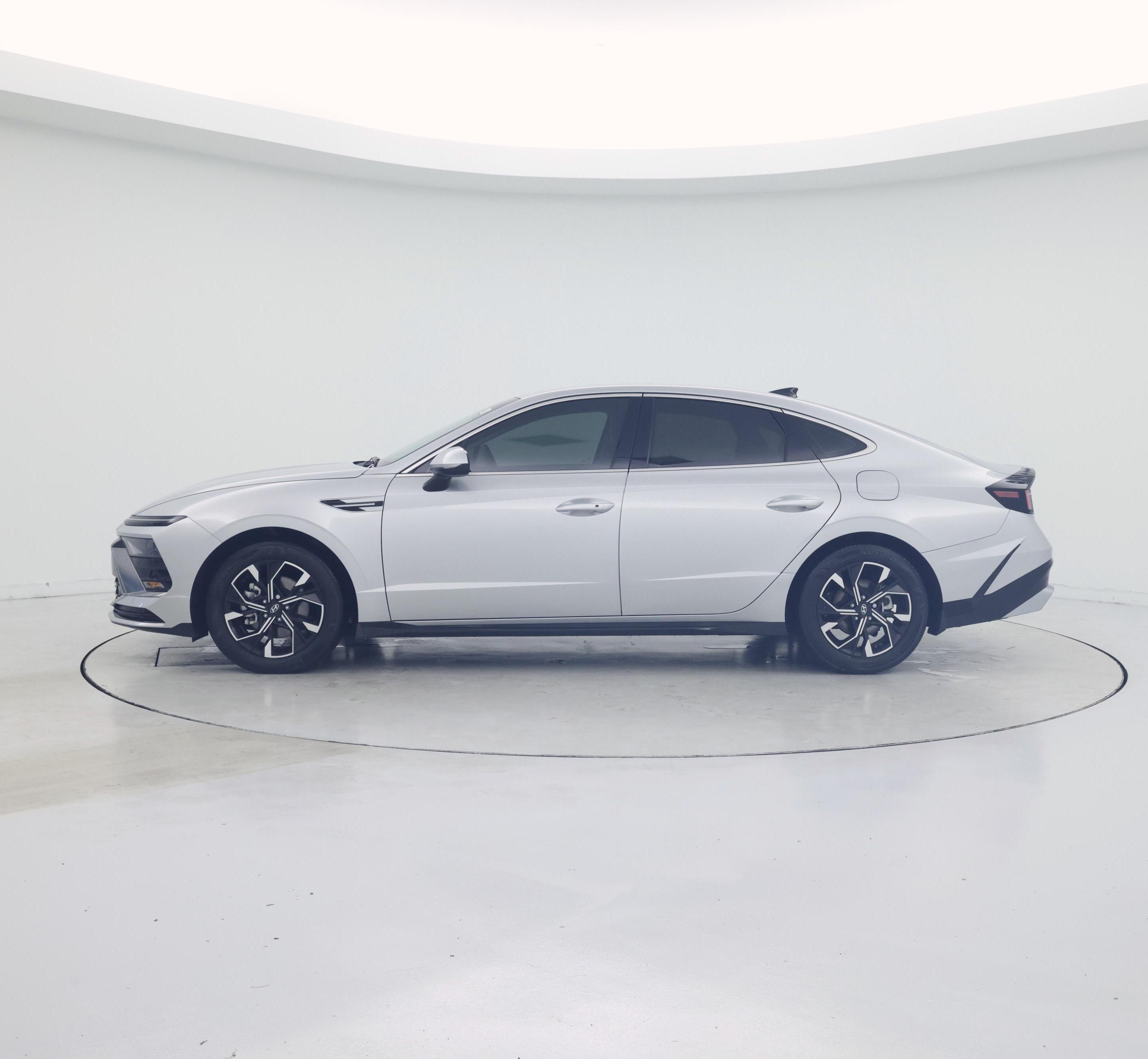 Thumbnail: 2025 Hyundai Sonata - 3
