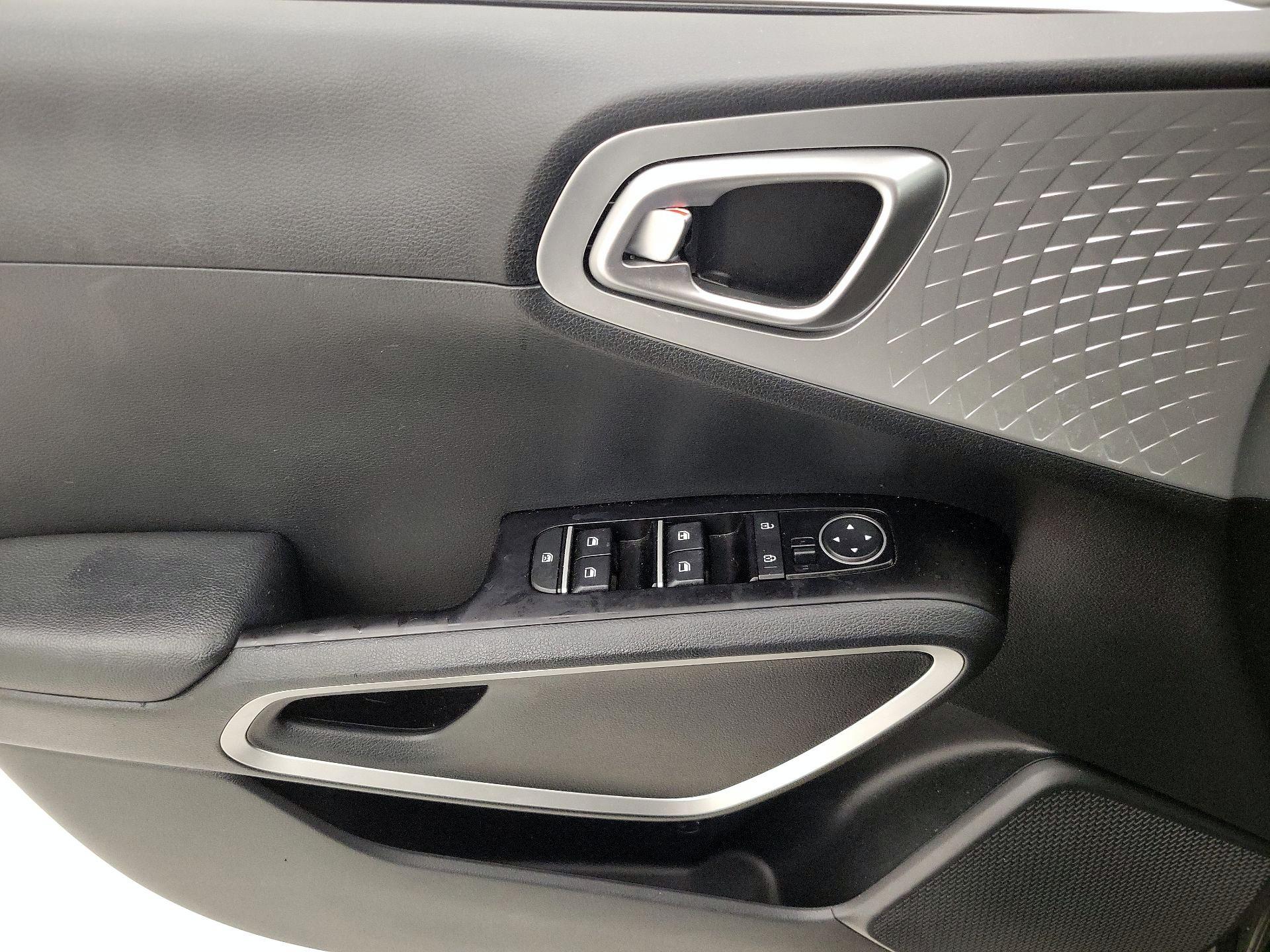 Thumbnail: 2022 Kia Soul - 12