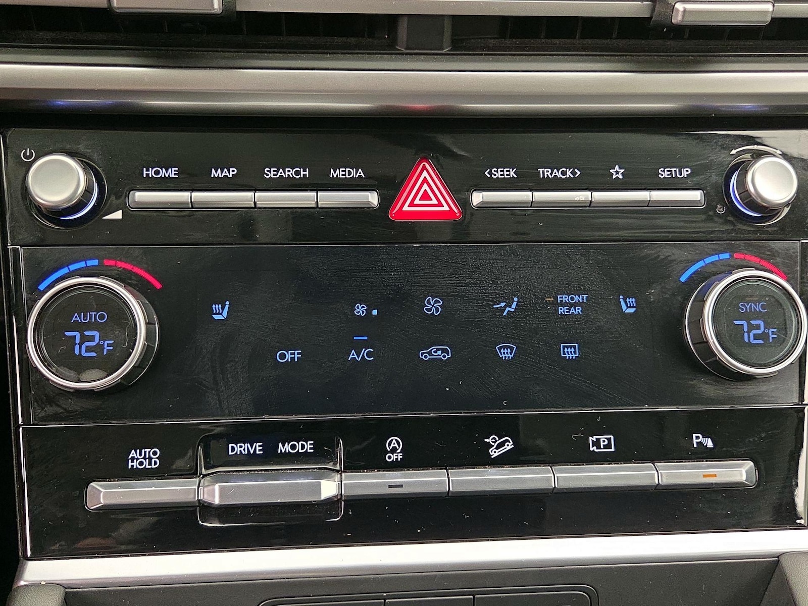 2025 Hyundai Santa Fe SEL - Photo 17