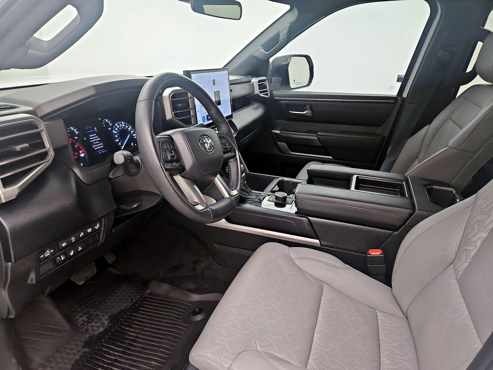 2025 Toyota Tundra SR5 - Photo 12