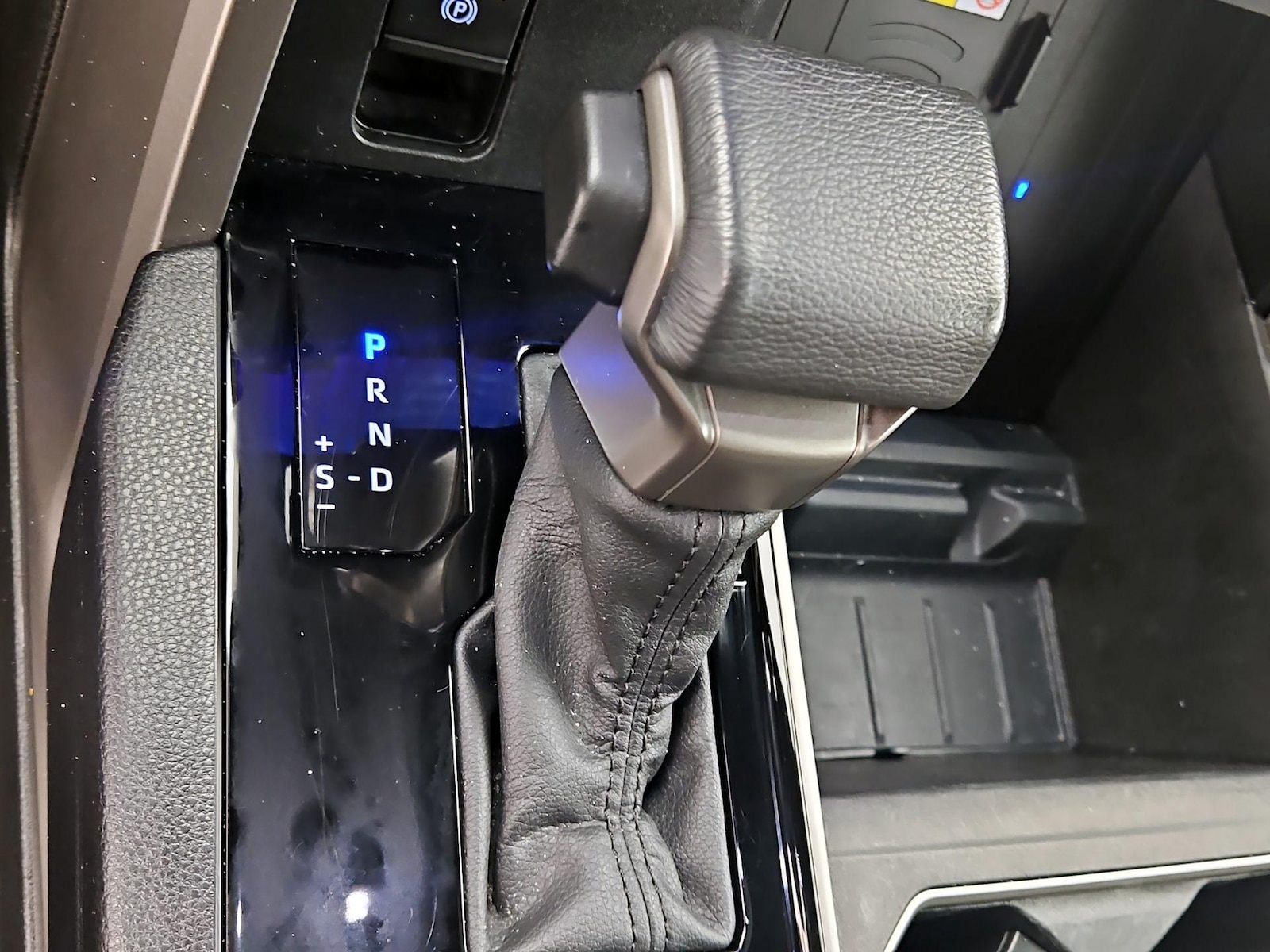 2025 Toyota Tundra SR5 - Photo 18