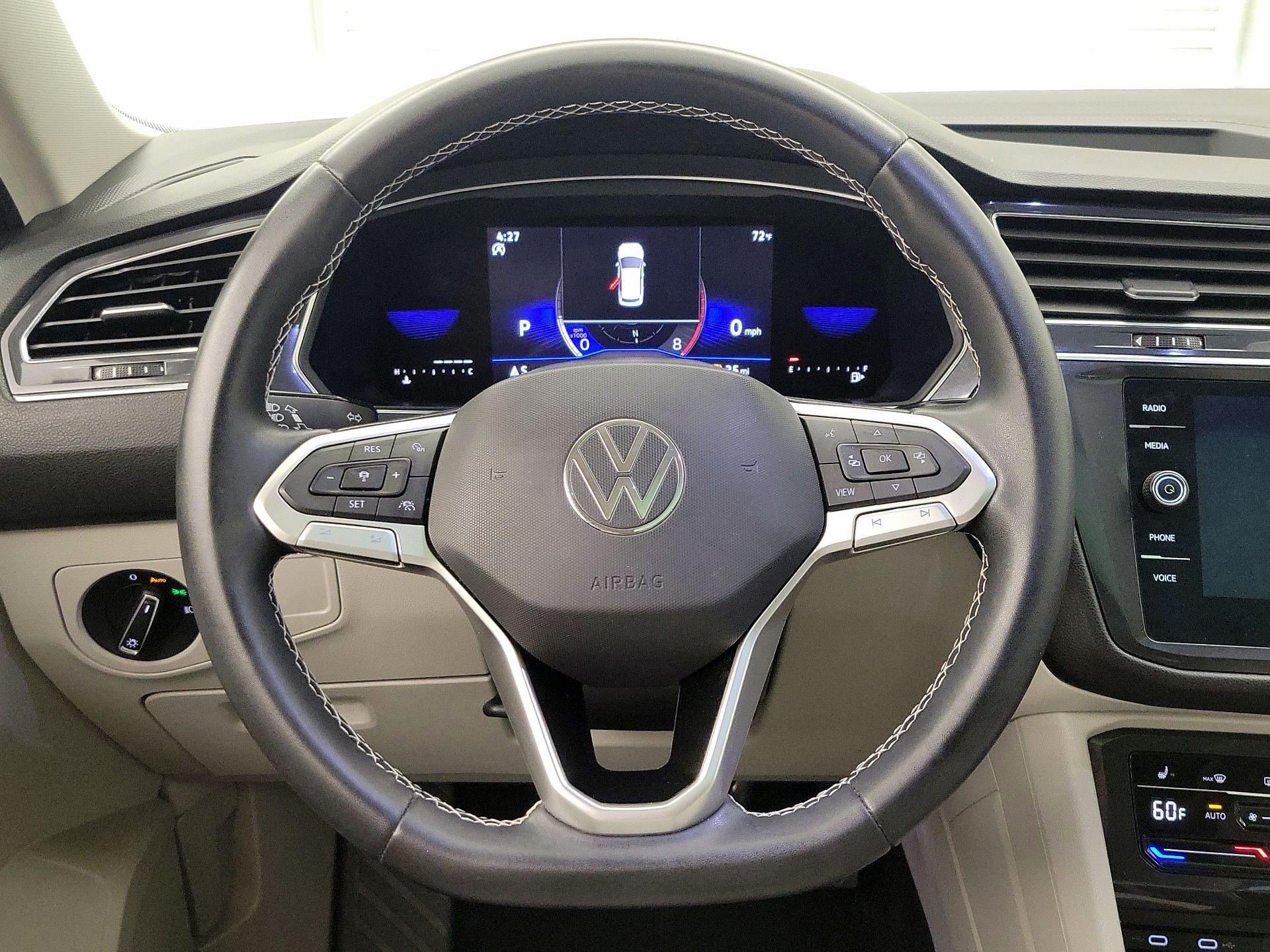 Thumbnail: 2023 Volkswagen Tiguan - 10