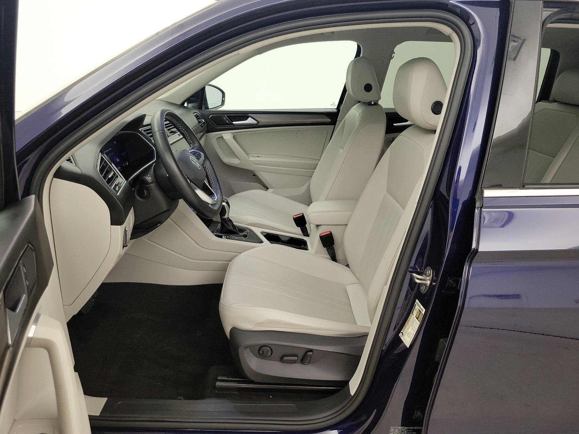 Thumbnail: 2023 Volkswagen Tiguan - 11