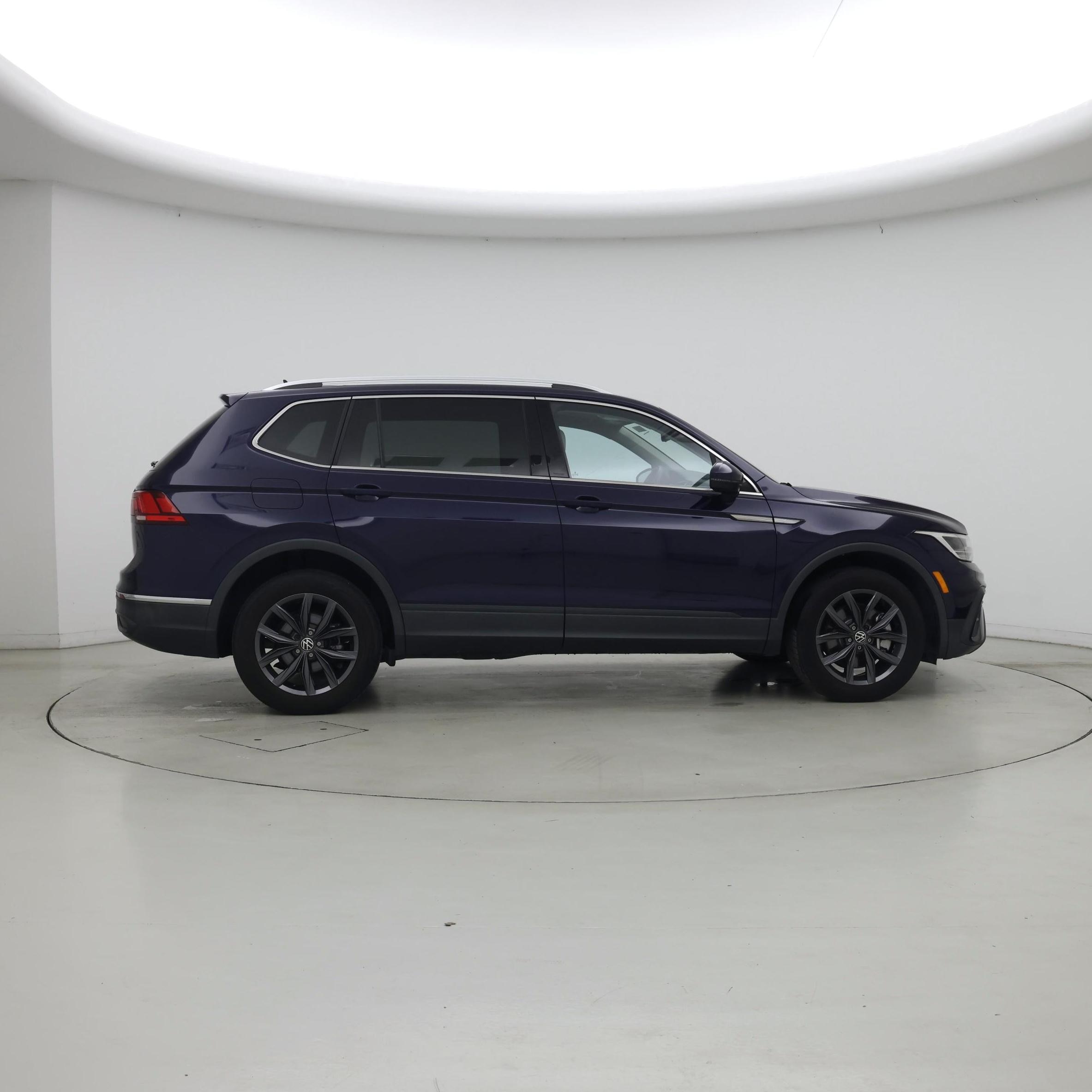 Thumbnail: 2023 Volkswagen Tiguan - 7