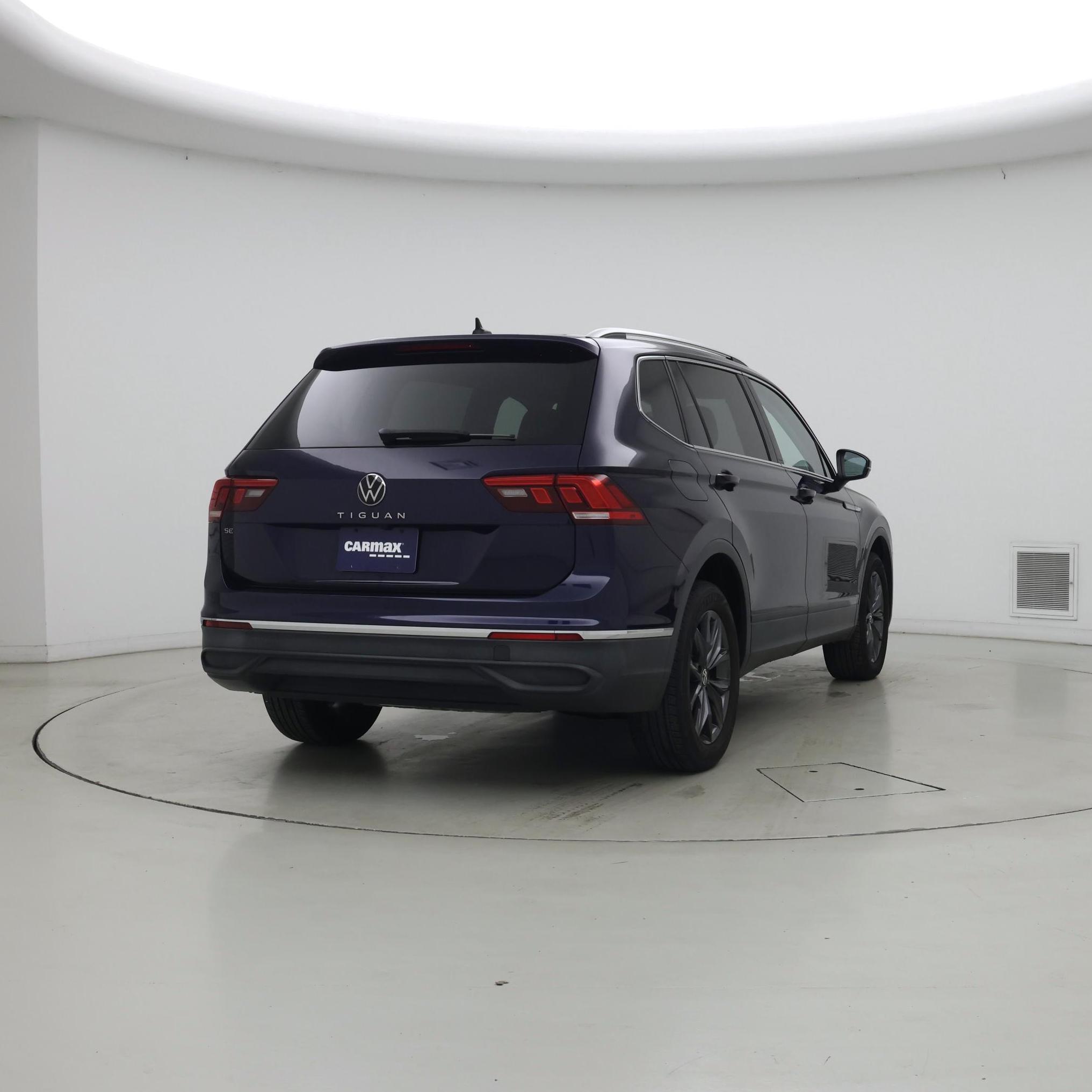 Thumbnail: 2023 Volkswagen Tiguan - 8