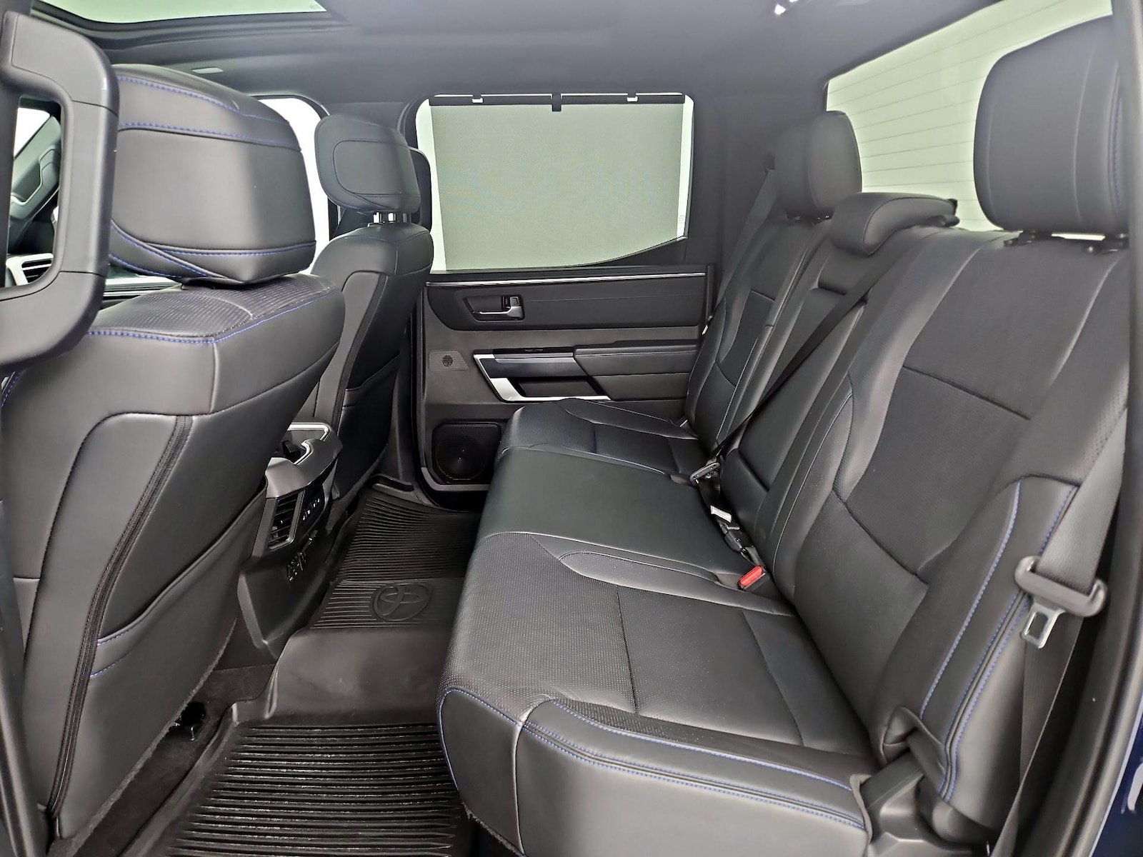 Rear A/C Seat(s)