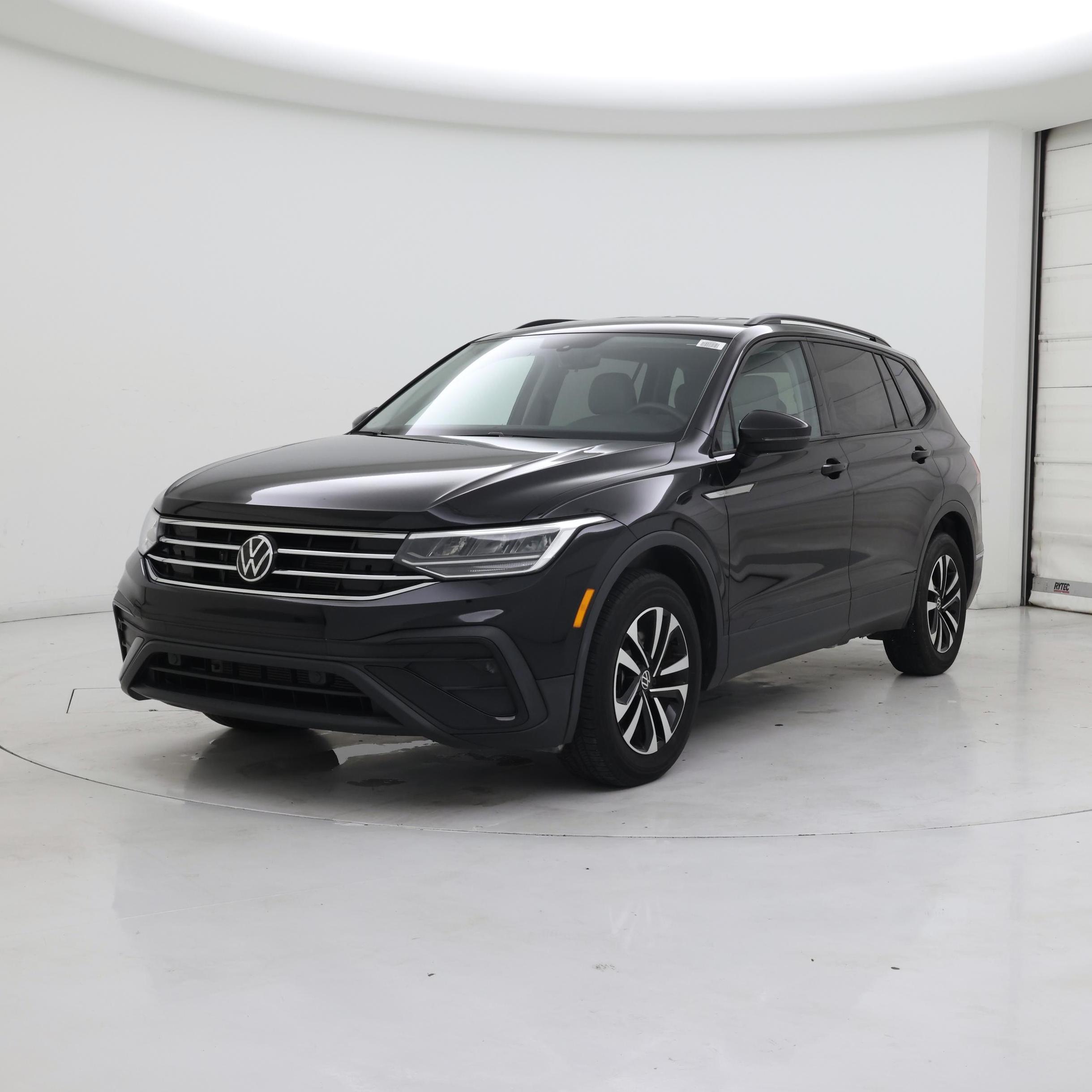Thumbnail: 2023 Volkswagen Tiguan - 4
